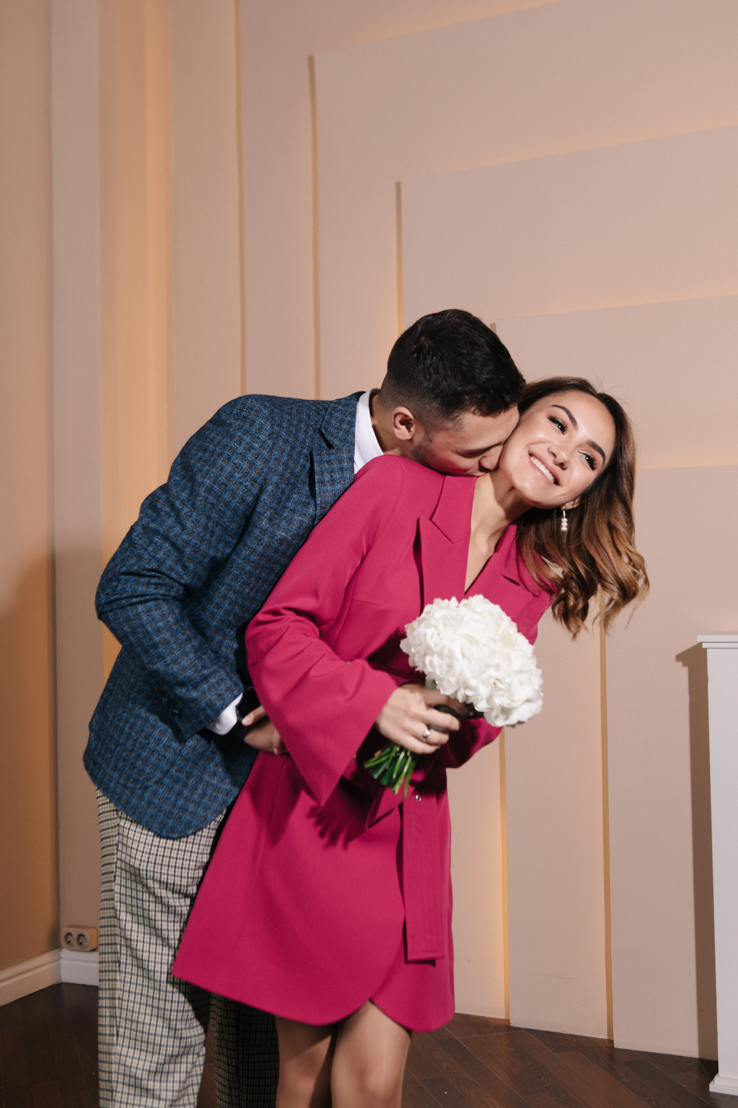 Мадина и Эрмиль. Кутузовский ЗАГС и фотосессия в фотостудии. Свадебный и портретный фотограф в Москве Анастасия Масюк