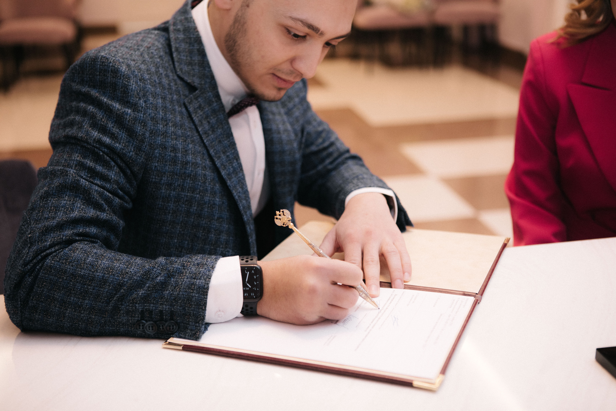 Мадина и Эрмиль. Кутузовский ЗАГС и фотосессия в фотостудии. Свадебный и портретный фотограф в Москве Анастасия Масюк