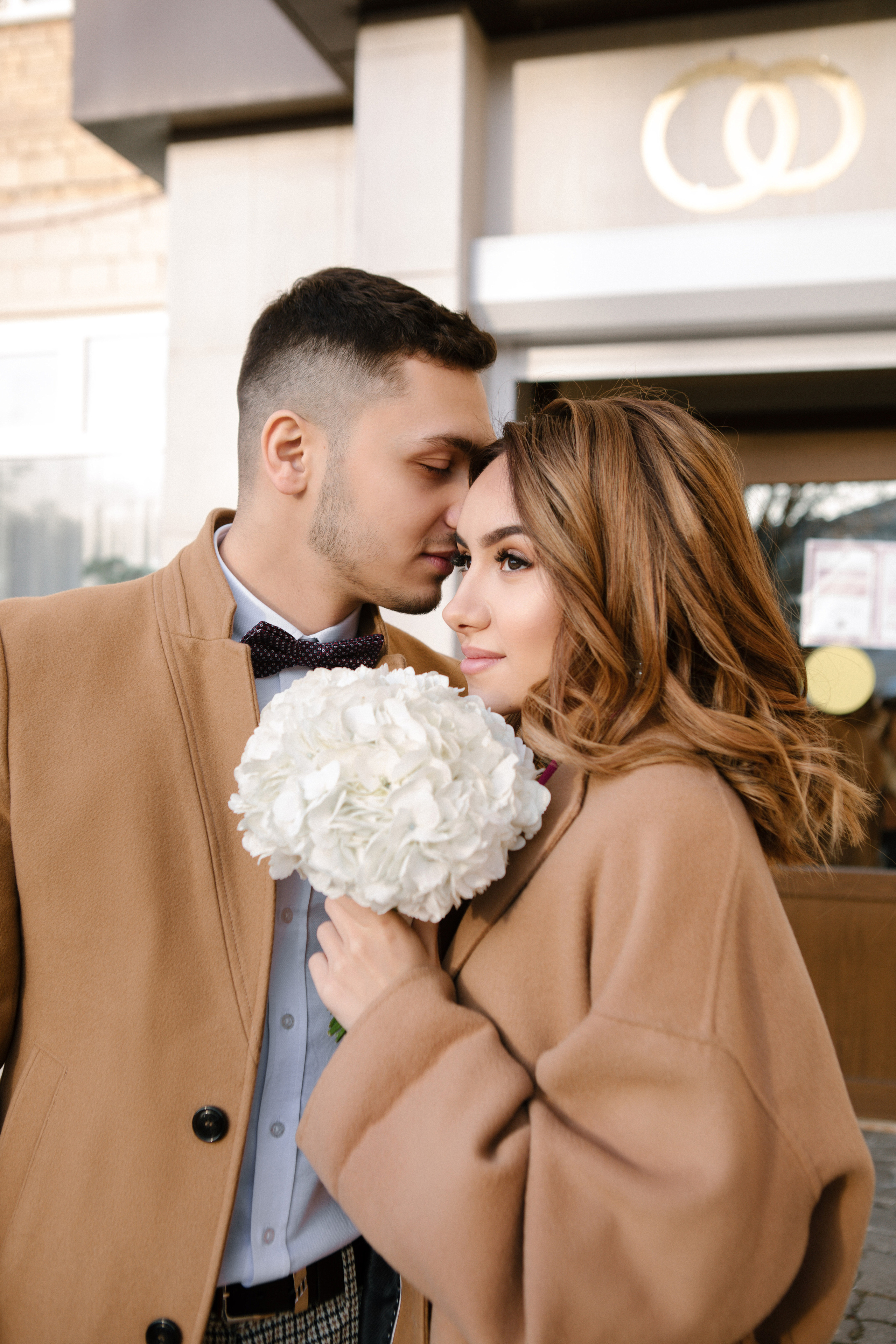 Мадина и Эрмиль. Кутузовский ЗАГС и фотосессия в фотостудии. Свадебный и портретный фотограф в Москве Анастасия Масюк