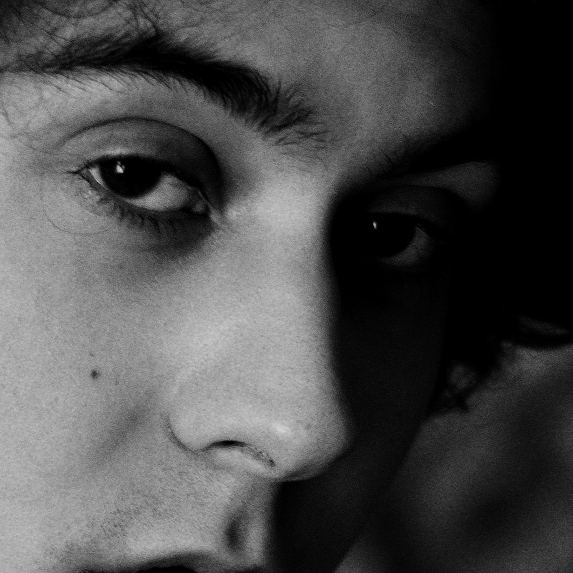 Инверсия снов | Мужской портрет в Тюмени | Фотограф Дарья Мустафина. Портретный фотограф Тюмень Дарья Мустафина