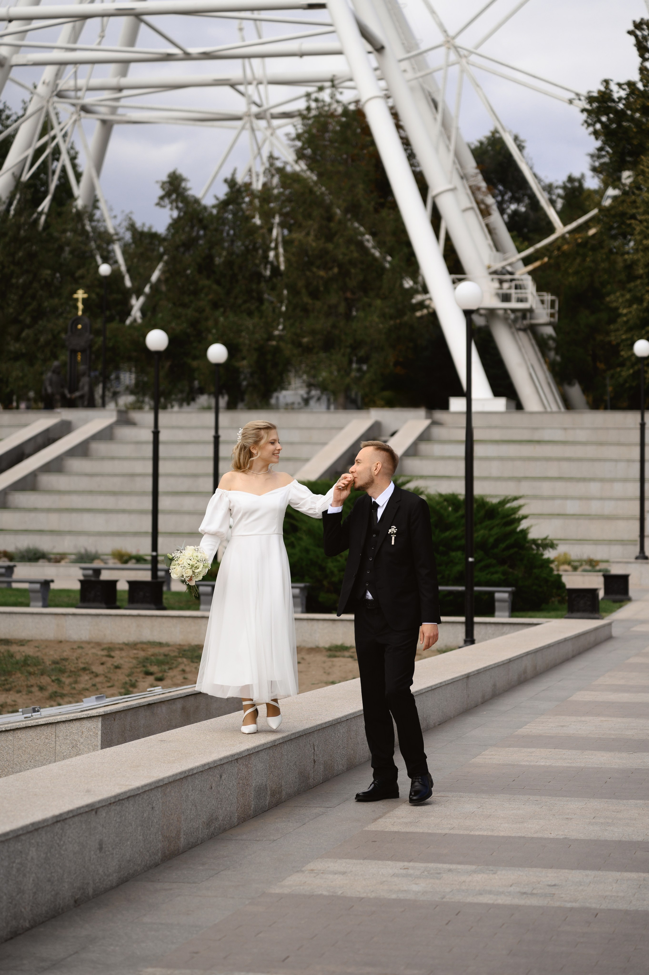 Свадебная съемка в Ростове, прогулка на яхте и семейный ужин за городом