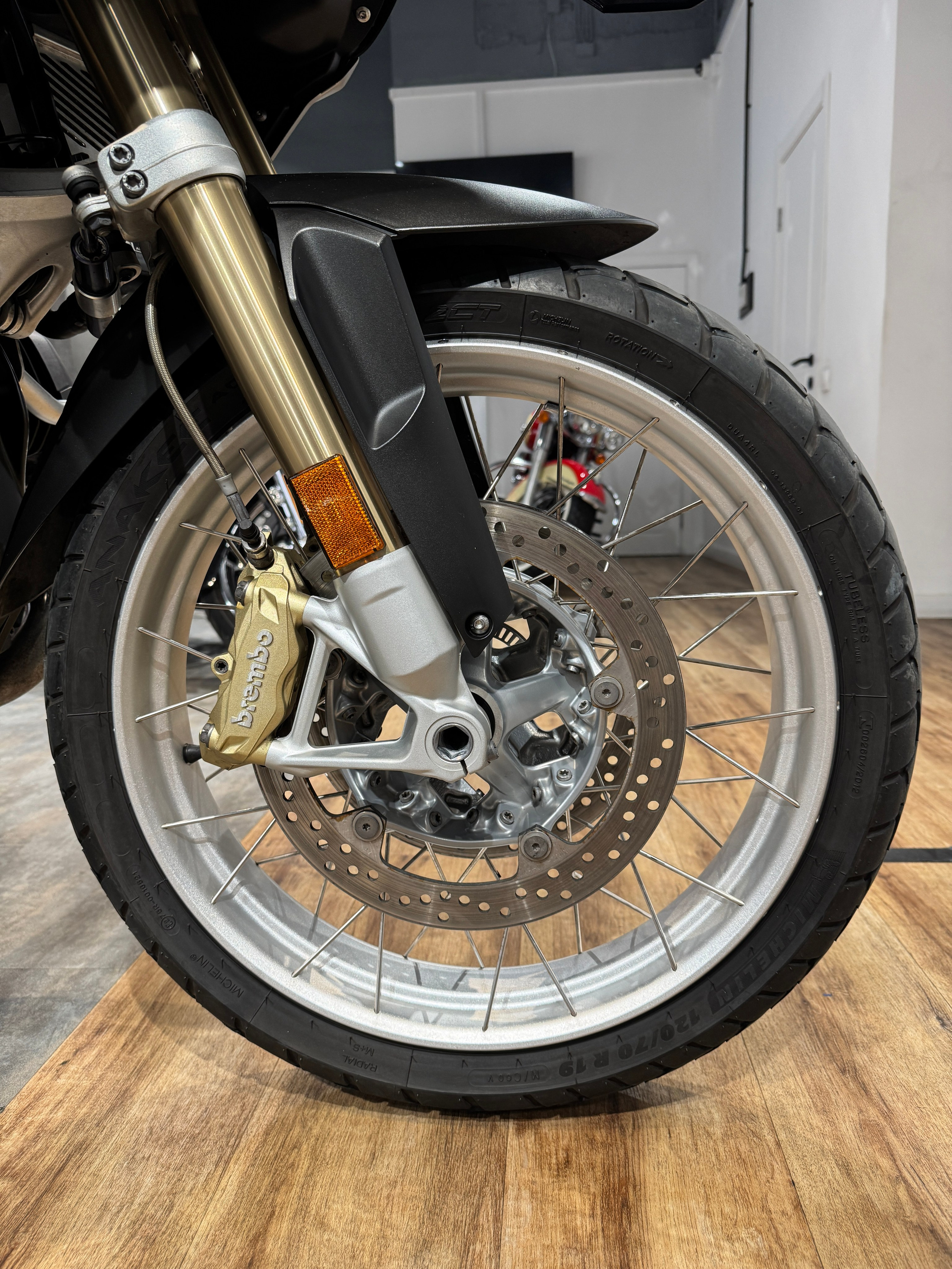 2015 BMW R1200GS Black/Agate Grey — подробнее на сайте. Hello Davidson, Москва. Только хорошие мотоциклы…