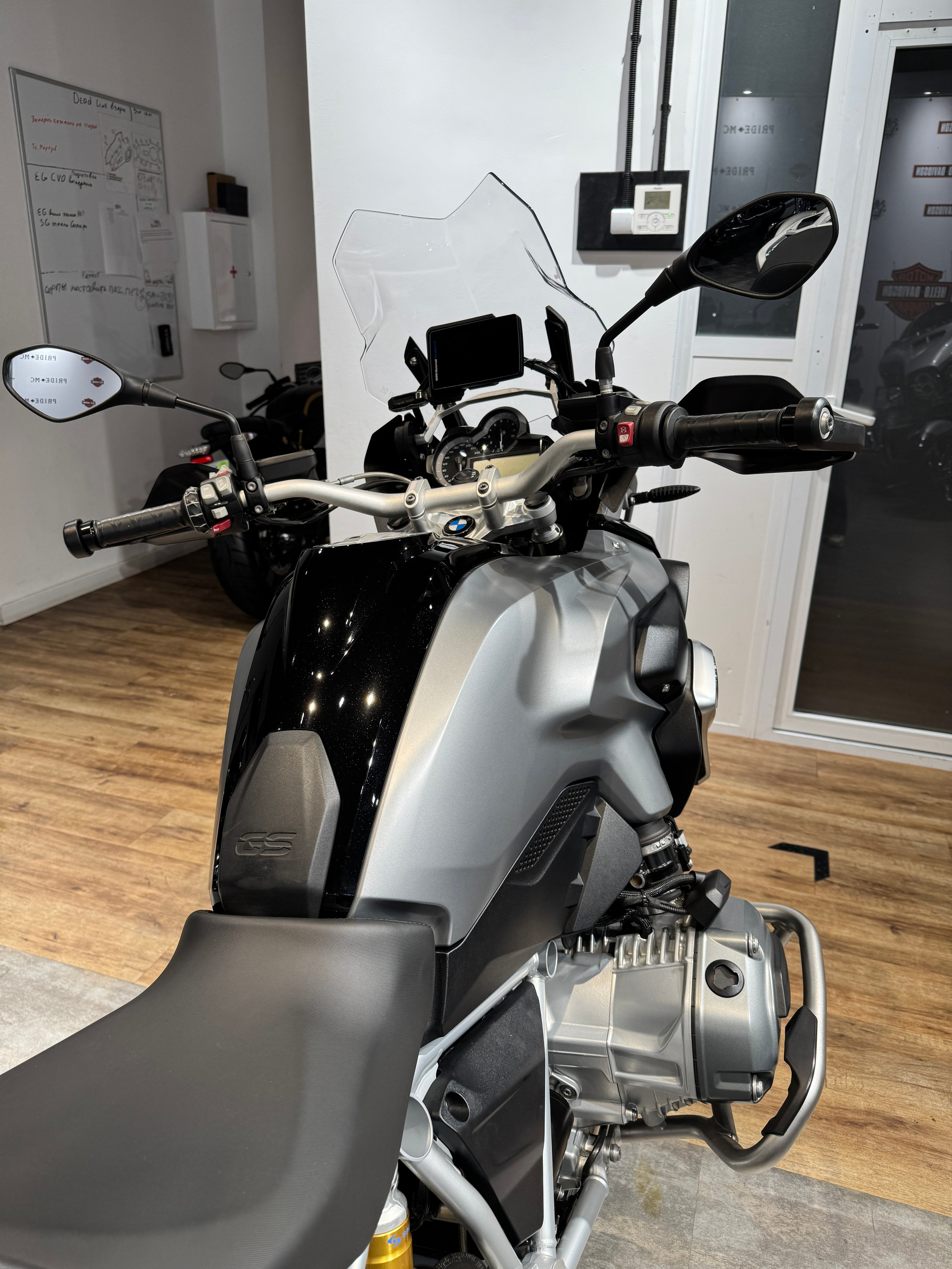 2015 BMW R1200GS Black/Agate Grey (VIN *4908). Hello Davidson, Москва. Только хорошие мотоциклы…