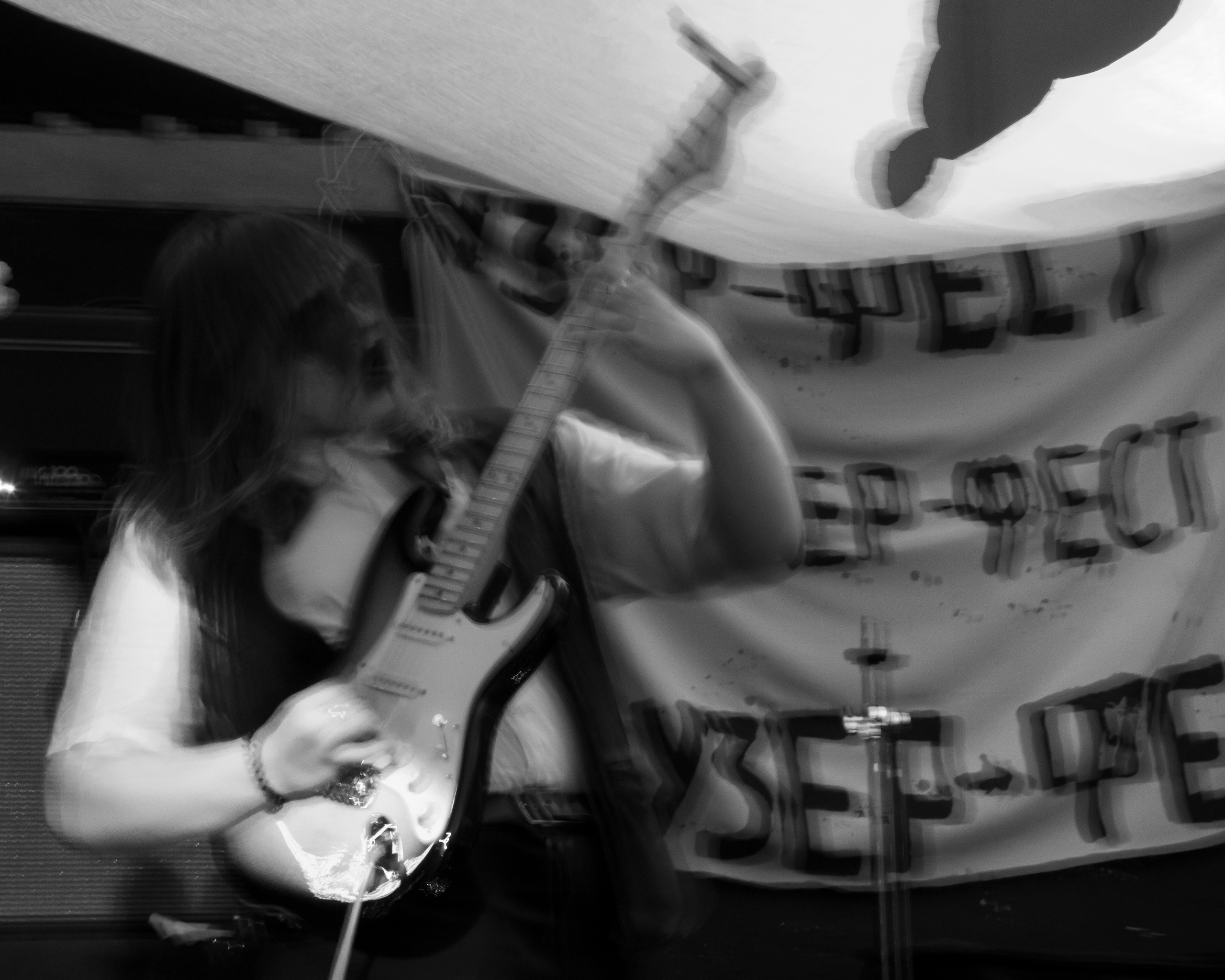 Муз. группа «Кабельщик». Сандра Ковалева | ЧБ фотограф