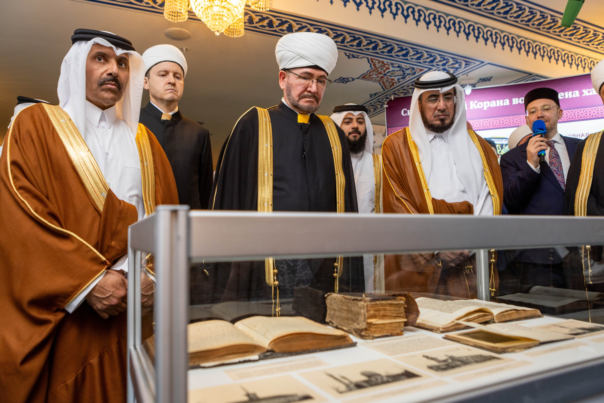 Открытие выставки Мир Корана. Рекламный, предметный, репортажный, семейный фотограф и художник в Москве