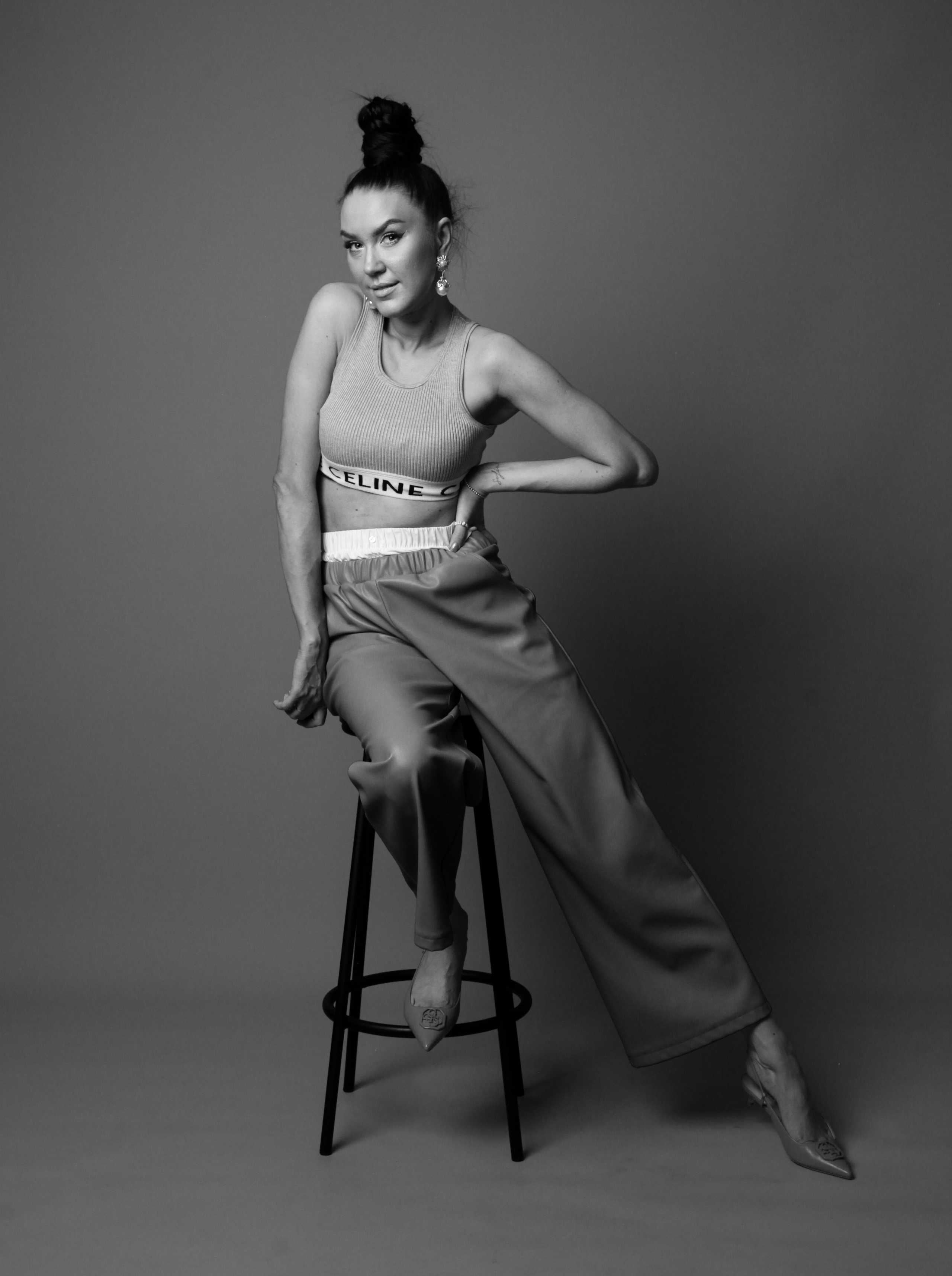 ЯРКИЙ РОЗОВЫЙ ФОН | АВТОПОРТРЕТНАЯ. YourSelf.photostudio | автопортретная фотостудия ТОЛЬЯТТИ