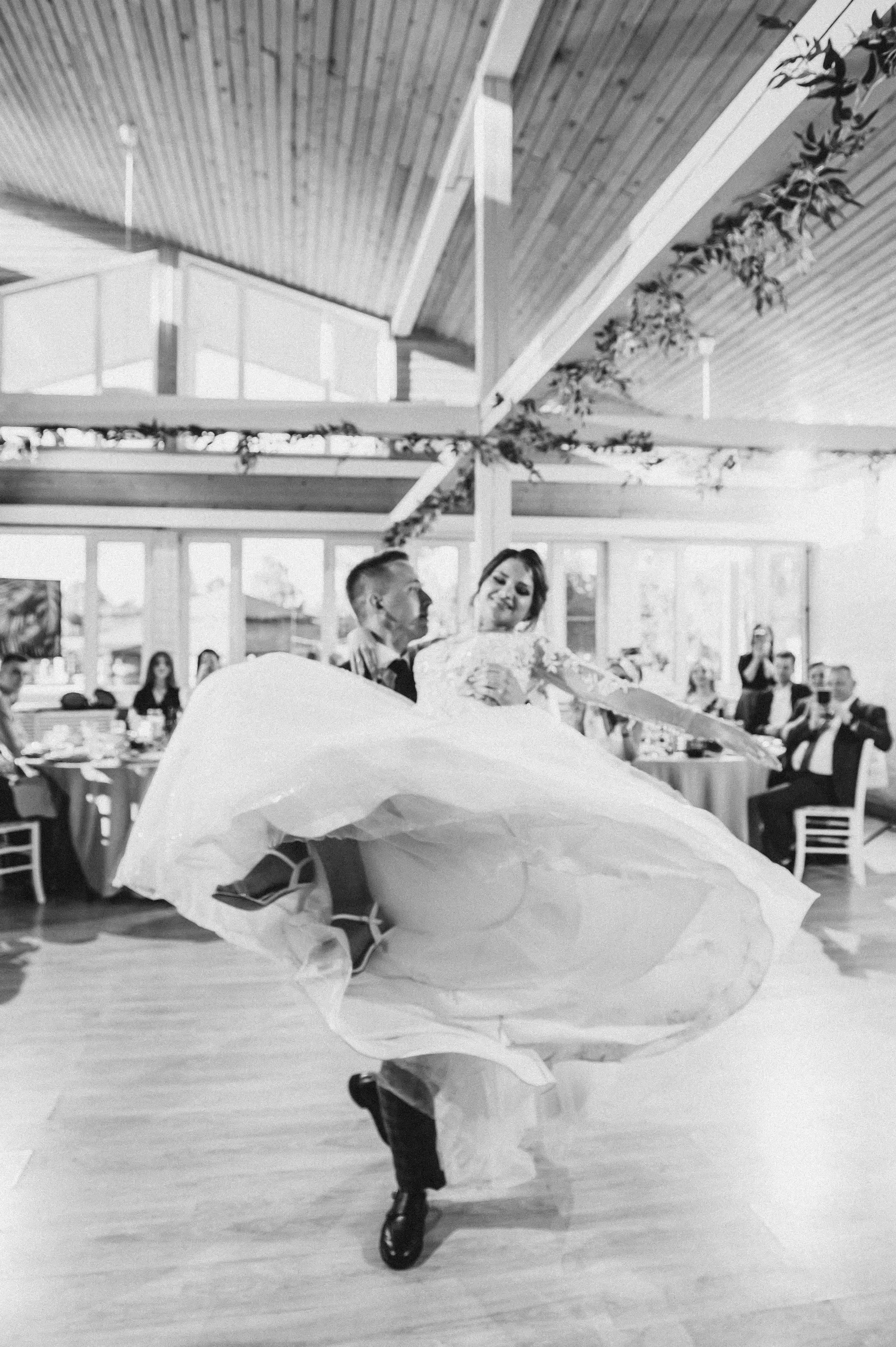 Медвежьи озера и любовь. Свадебная фотоистория. Свадебный и семейный фотограф Виктория Носачёва. Щелково, Москва и МО