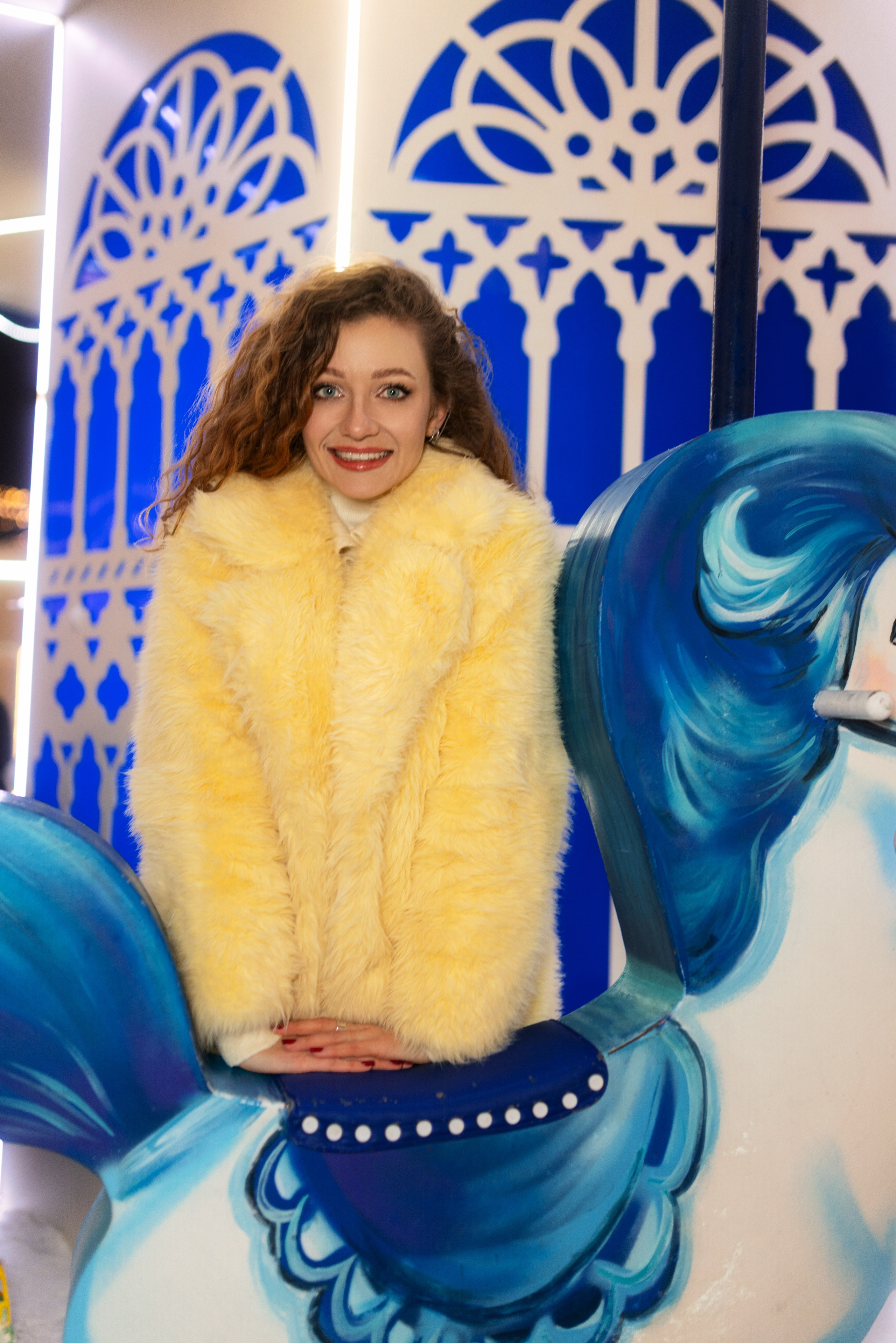 Ночная новогодняя фотосессия у праздничной елки