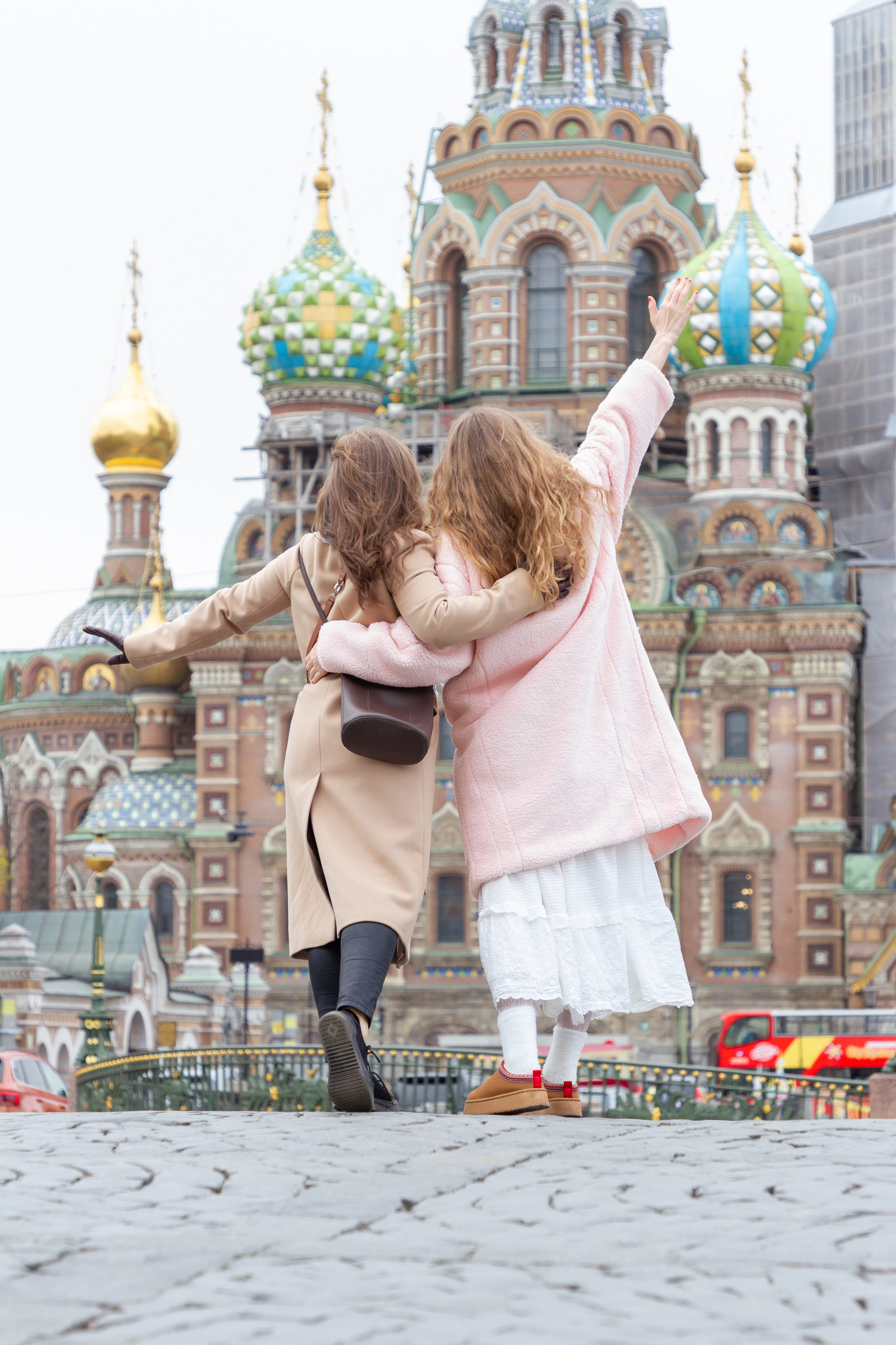 Фотопрогулка по центру Питера с подружками. Портретный и семейный фотограф в Санкт-Петербурге Ульяна Жукова