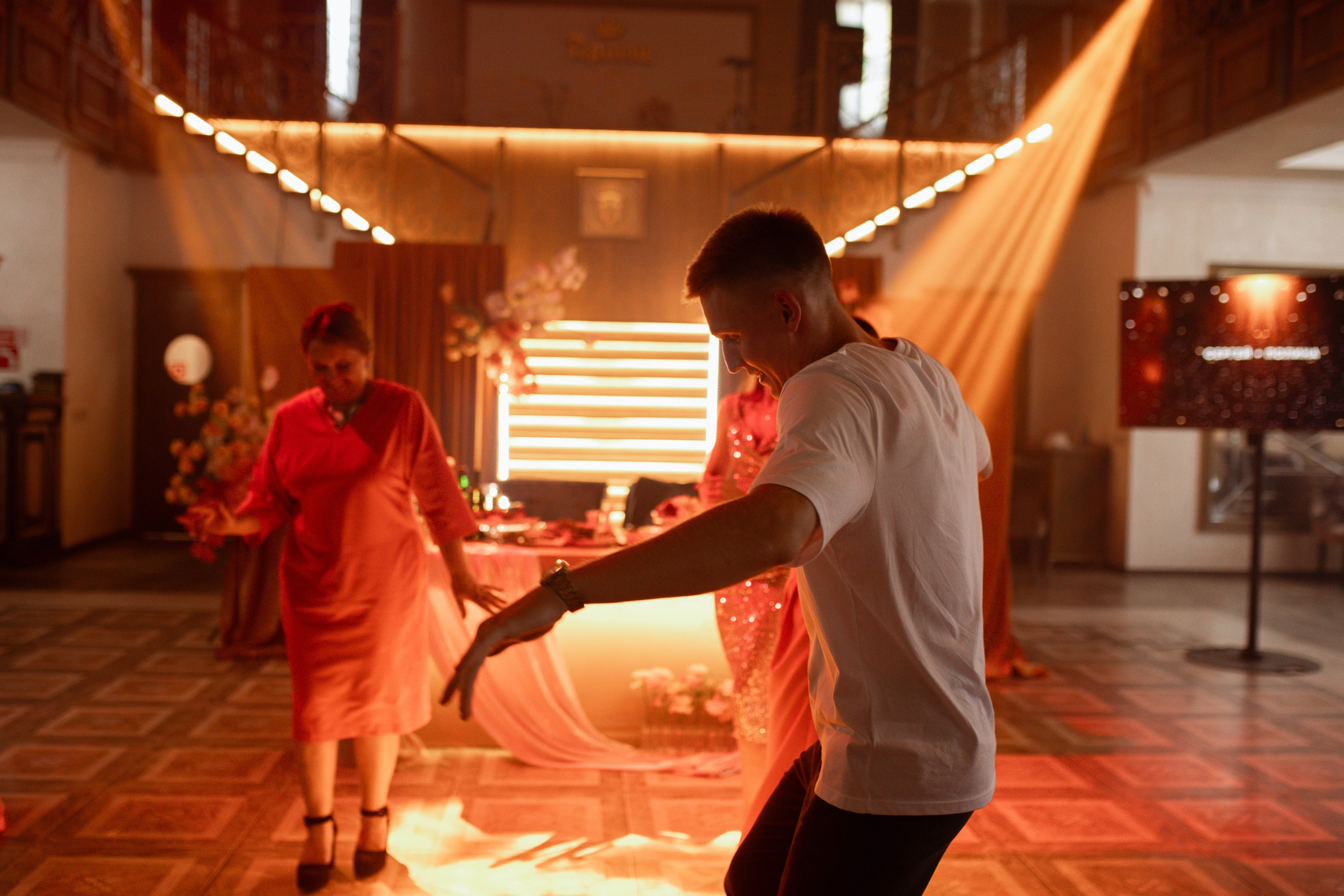 LoveLand: свадьба в тёплых оттенках 🧡. Свадебный фотограф Елена Рубцова