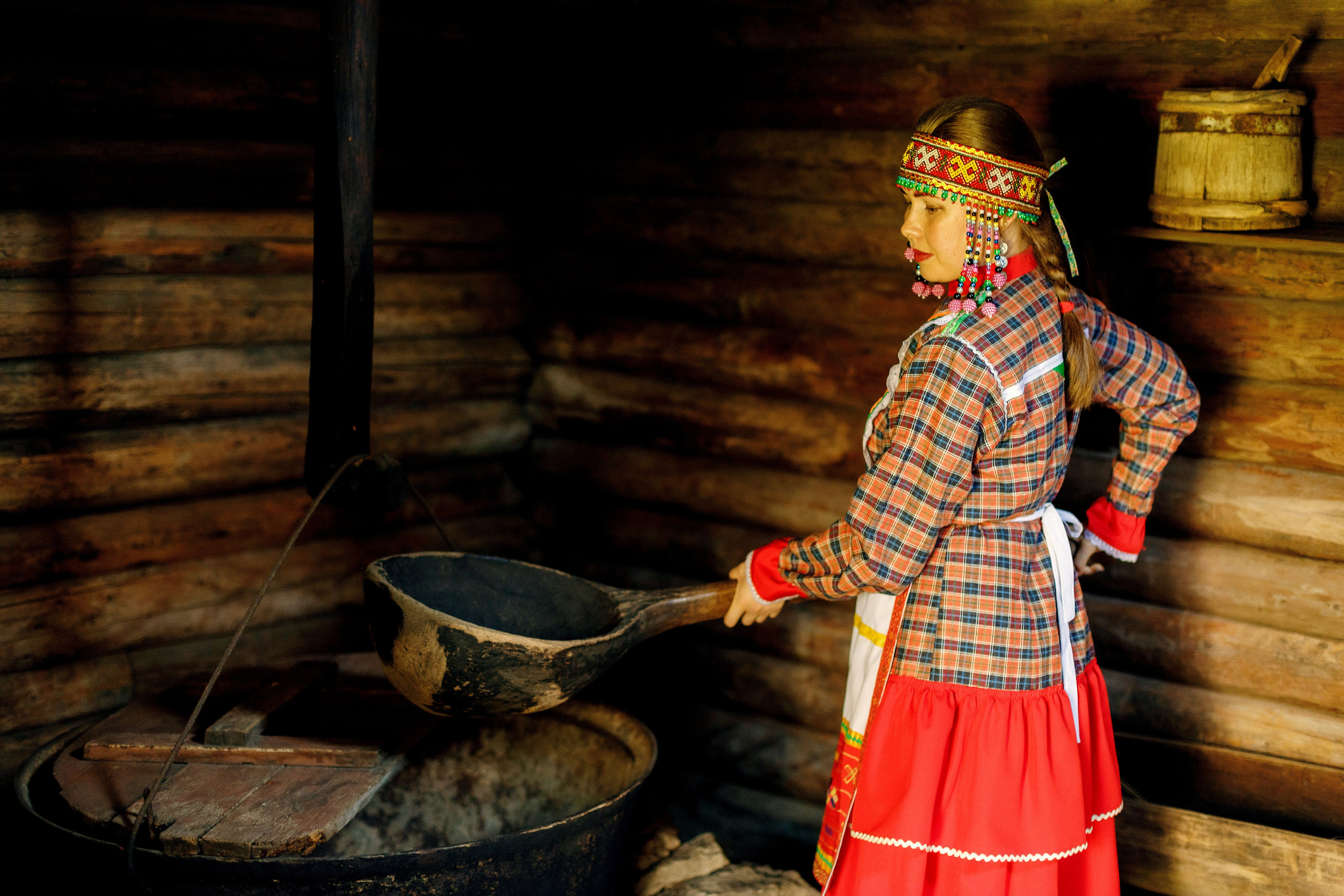 Фотосессия с Екатериной Анисимовой в Ибресинском этнографическом музее. Портретный и репортажный фотограф в Чебоксарах Андриян Чаркин