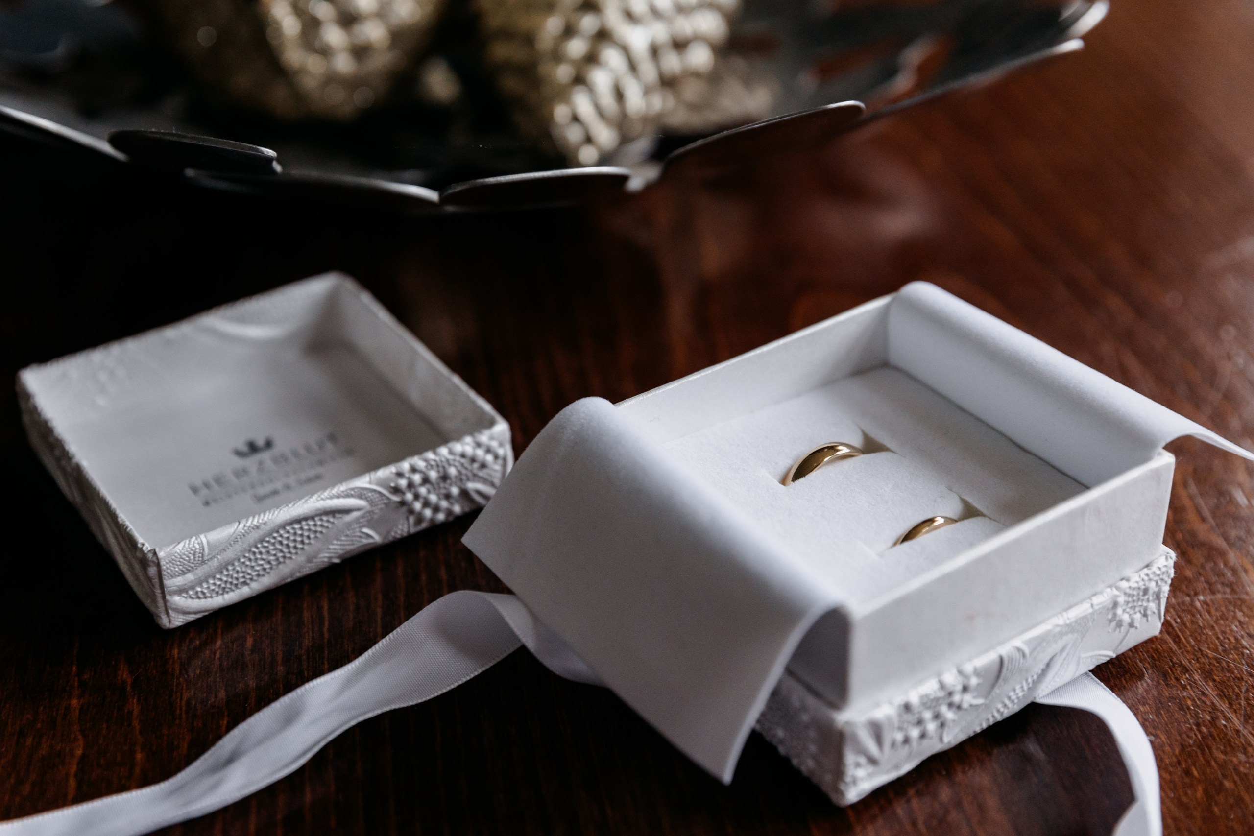 Hartsfield Manor Wedding. Moments Catchers — Wedding Photography & Video Duo in London