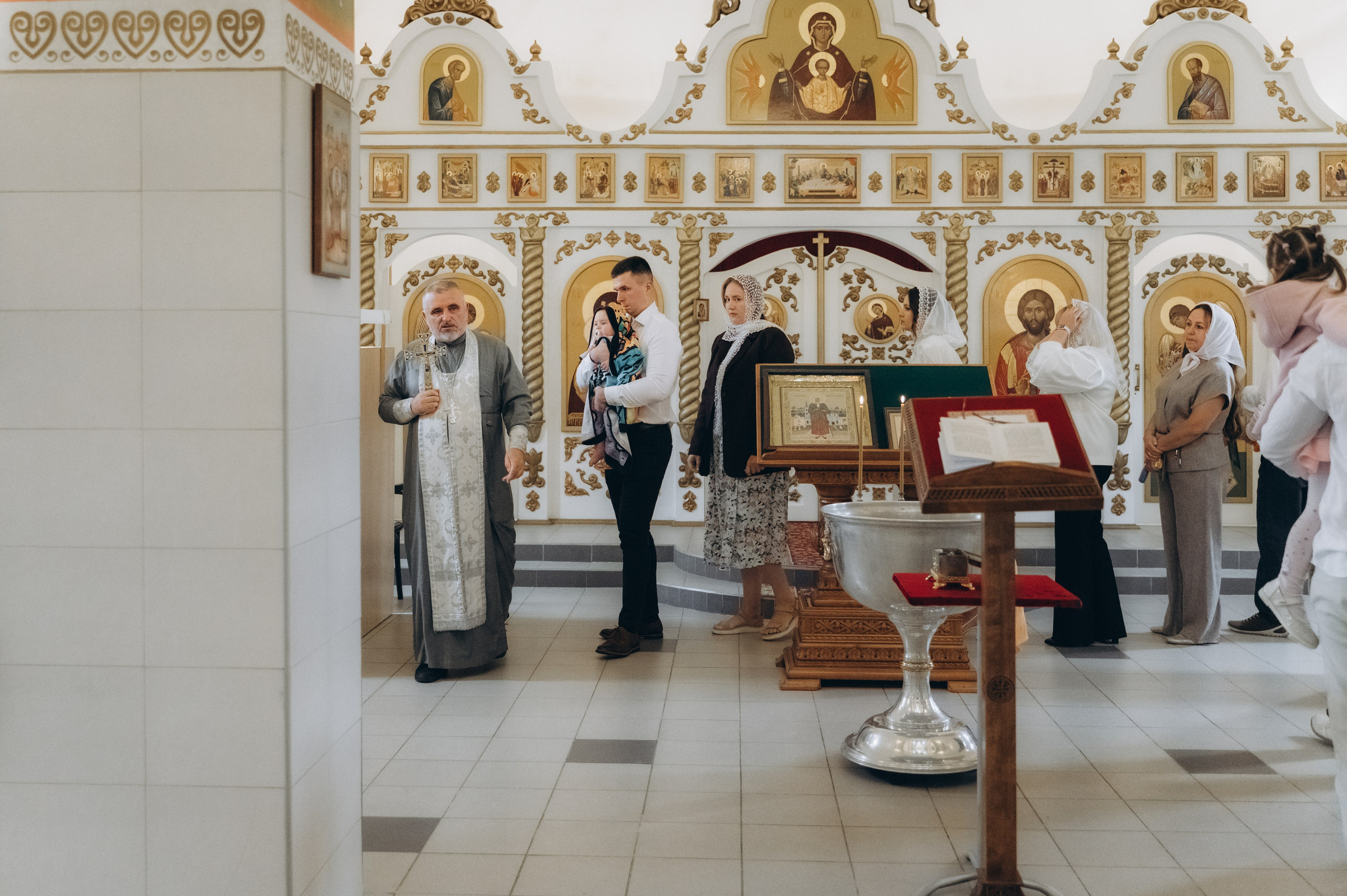 Крещение Демьяна (Церковь в честь святой блаженной Ксении Петербургской). Семейный фотограф в Минске Дарья Дреко