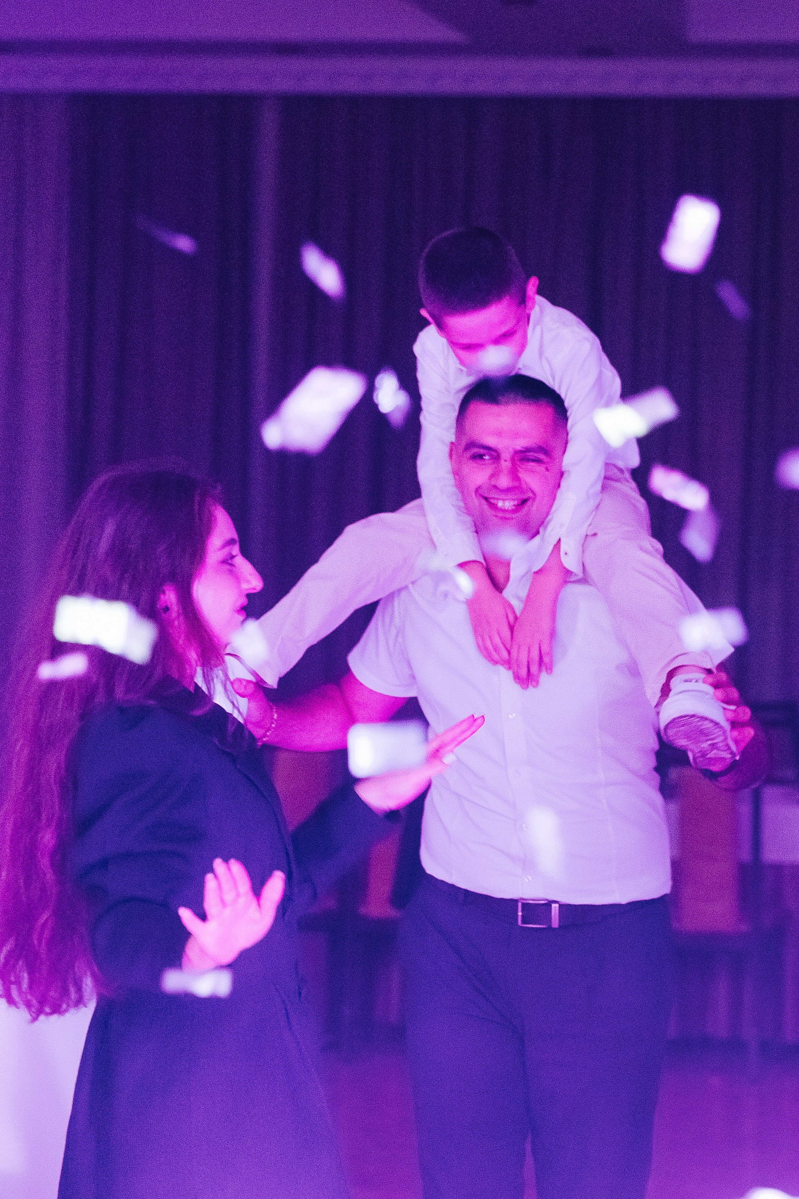 Ани и Назели. 35&5 День рождения, «Янтарь». Фотограф в Красноярске Надежда Воскресенская