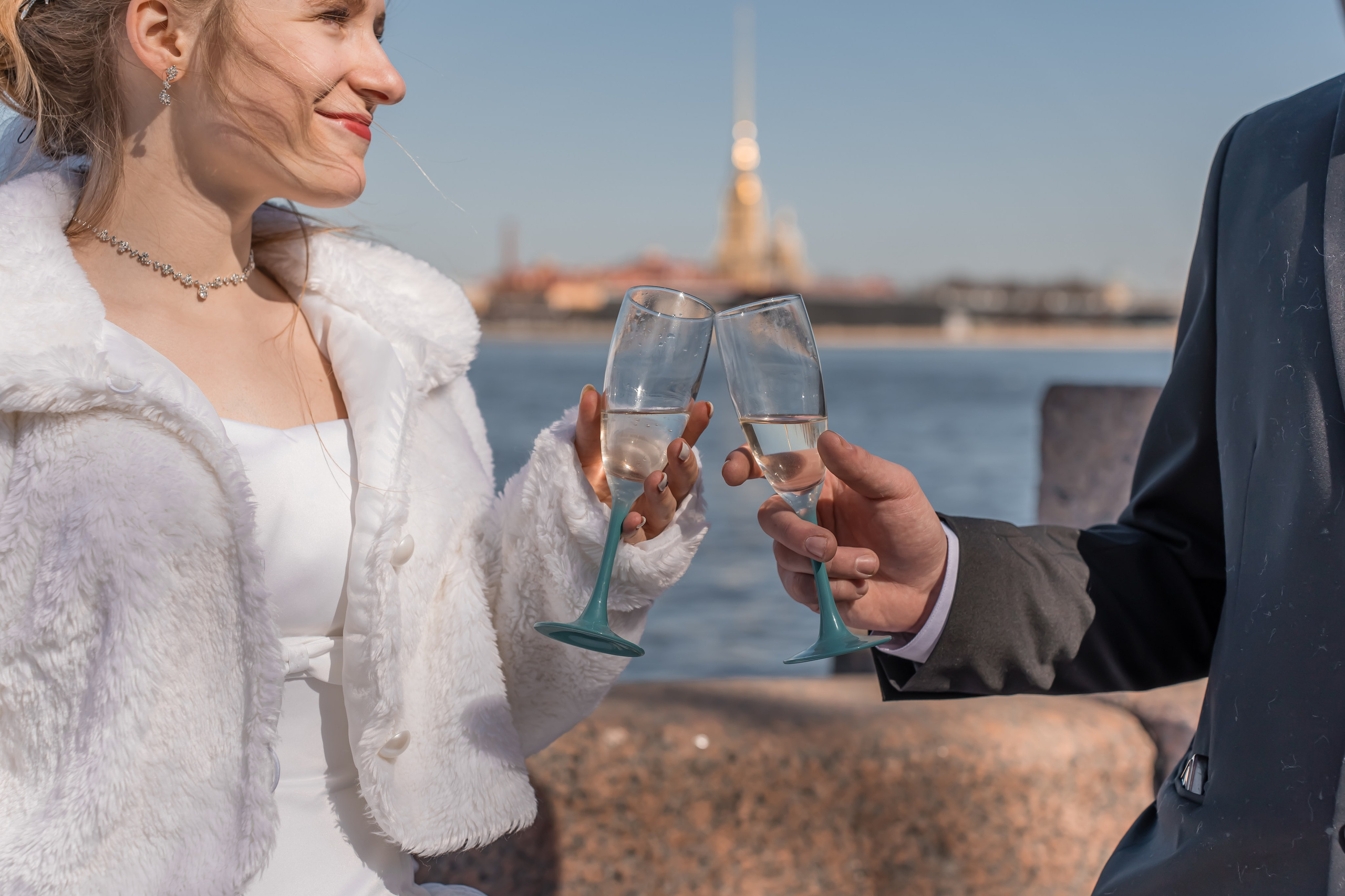 Свадебный фотограф в Петербурге, готовый запечатлеть каждую важную мгновение вашего счастья.
