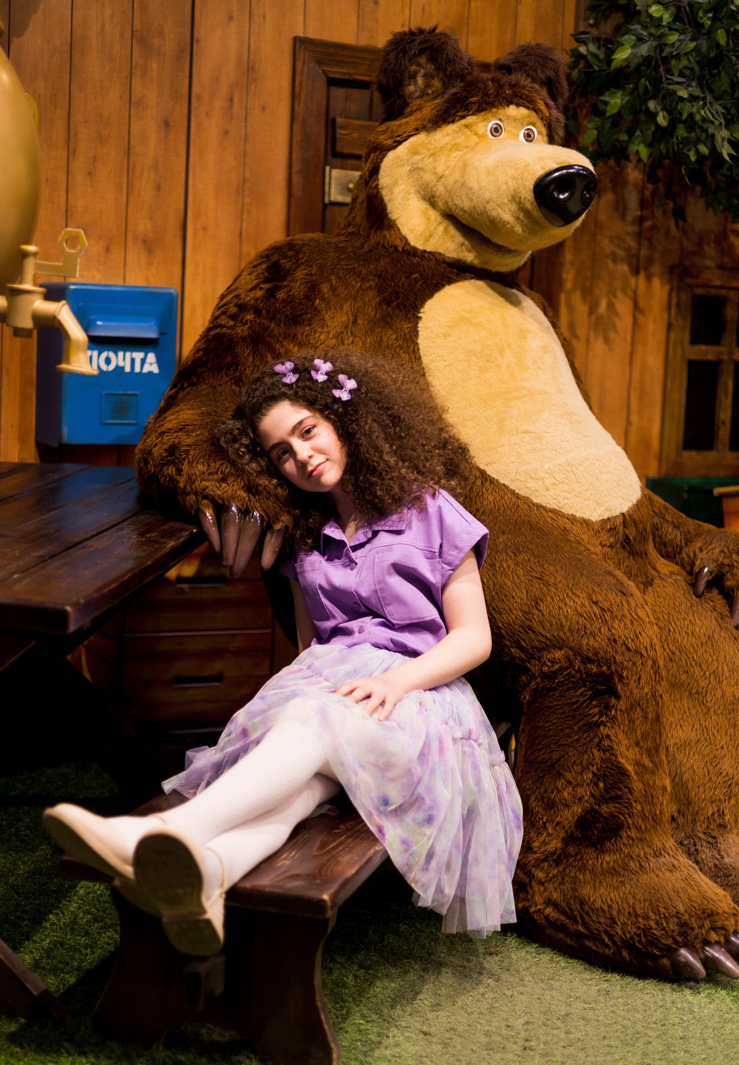 — Виктория (Съемка в ЦДМ)