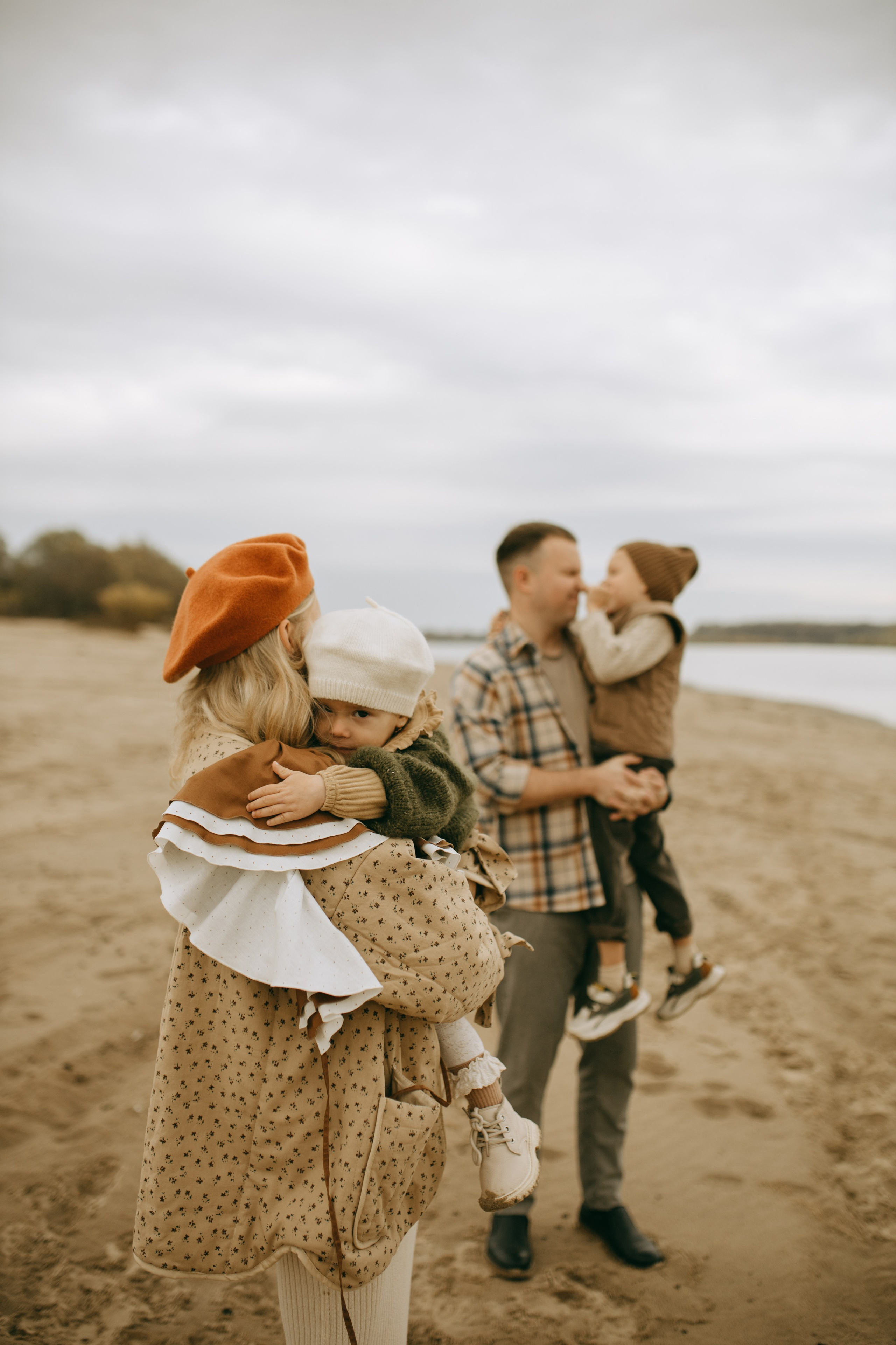 Прогулка у воды осенью. Семейный и детский фотограф в Рязани Екатерина Воронцова