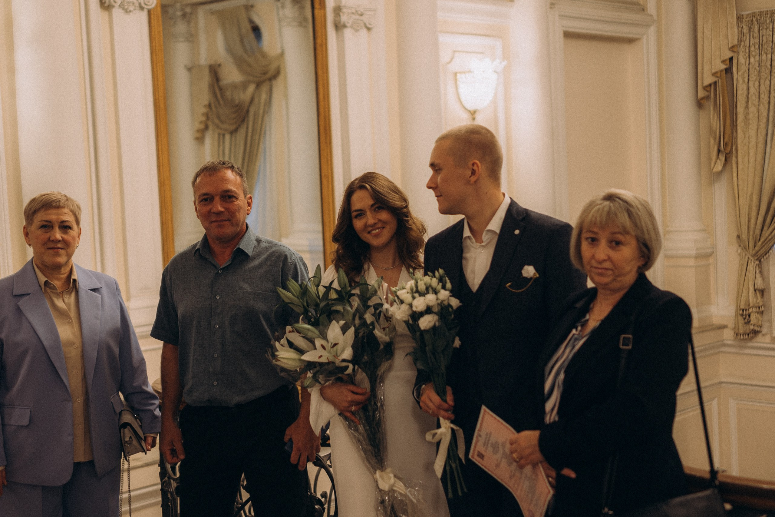 СВАДЕБНАЯ СЬЕМКА ПАРЫ ВО ВТОРОМ ДВОРЦЕ БРАКОСОЧЕТАНИЯ И ПРОГУЛКА ПО ЧЕРНЫШЕВСКОЙ. Профессиональный фотограф, Санкт-Петербург — Виктория Богомолова