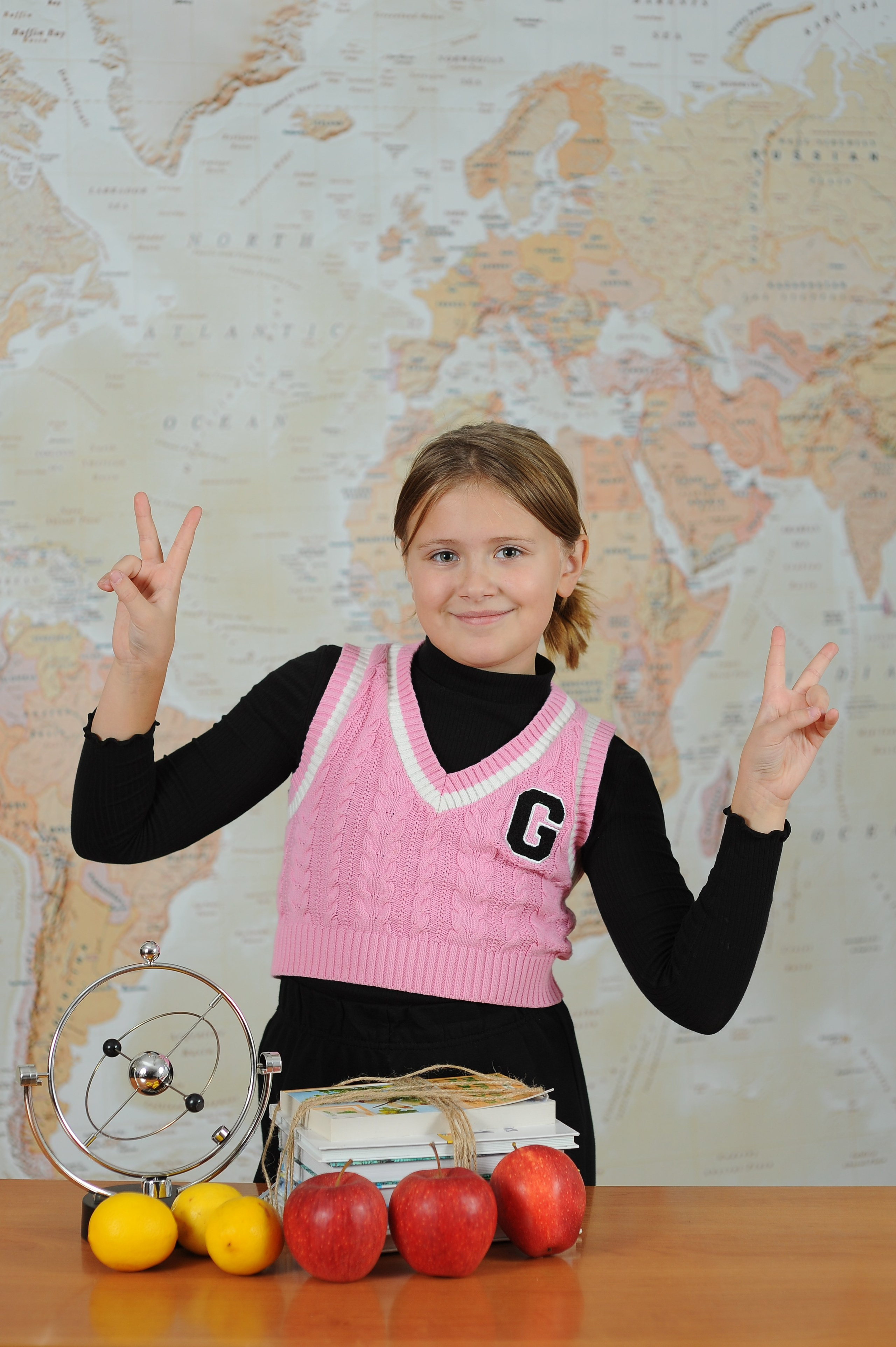 4 класс для альбома. Детский портрет