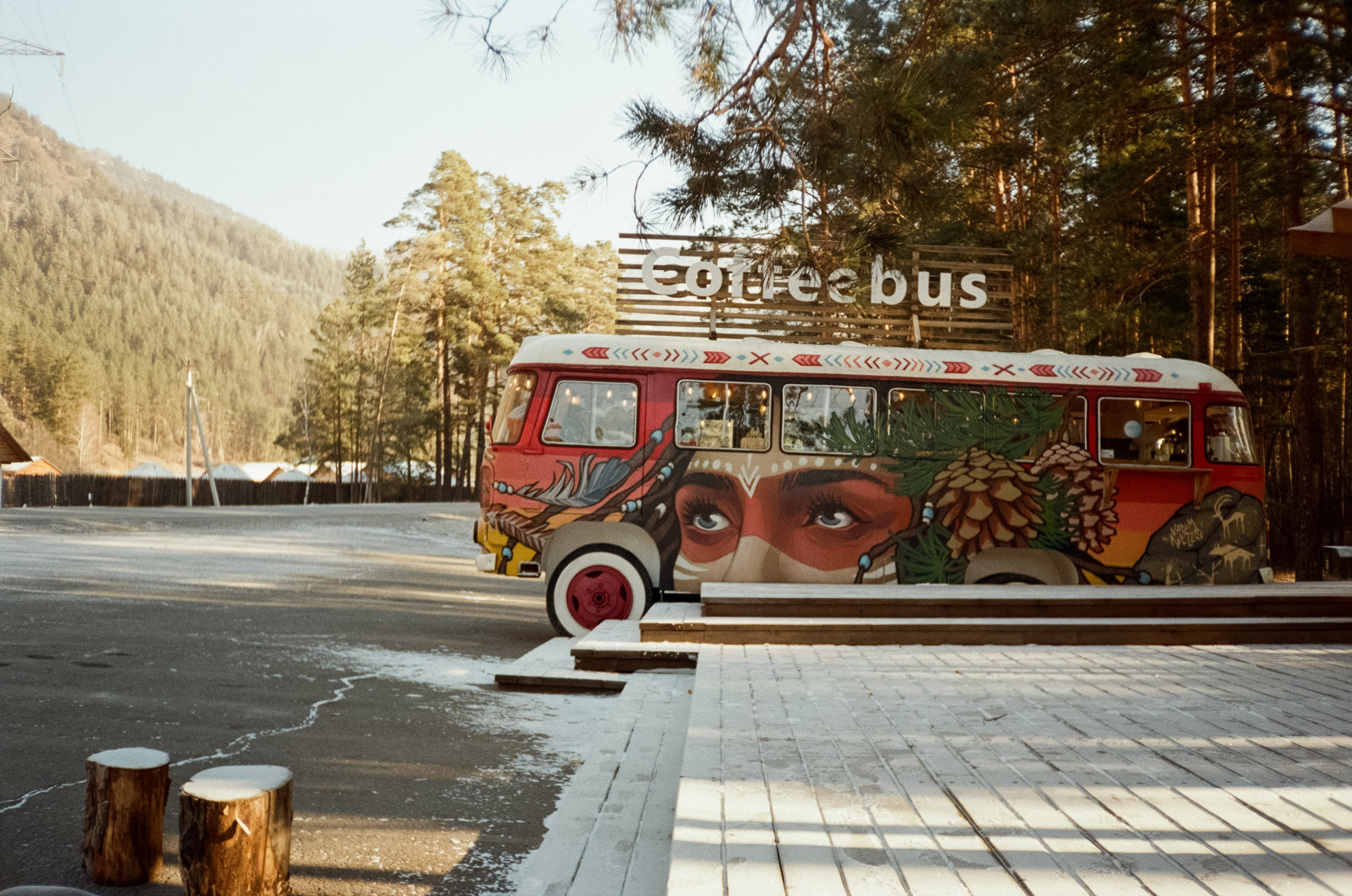 Дорога до Coffee Bus по Чемальскому тракту и Кедровый остров. Фотограф-документалист Мария Осокина