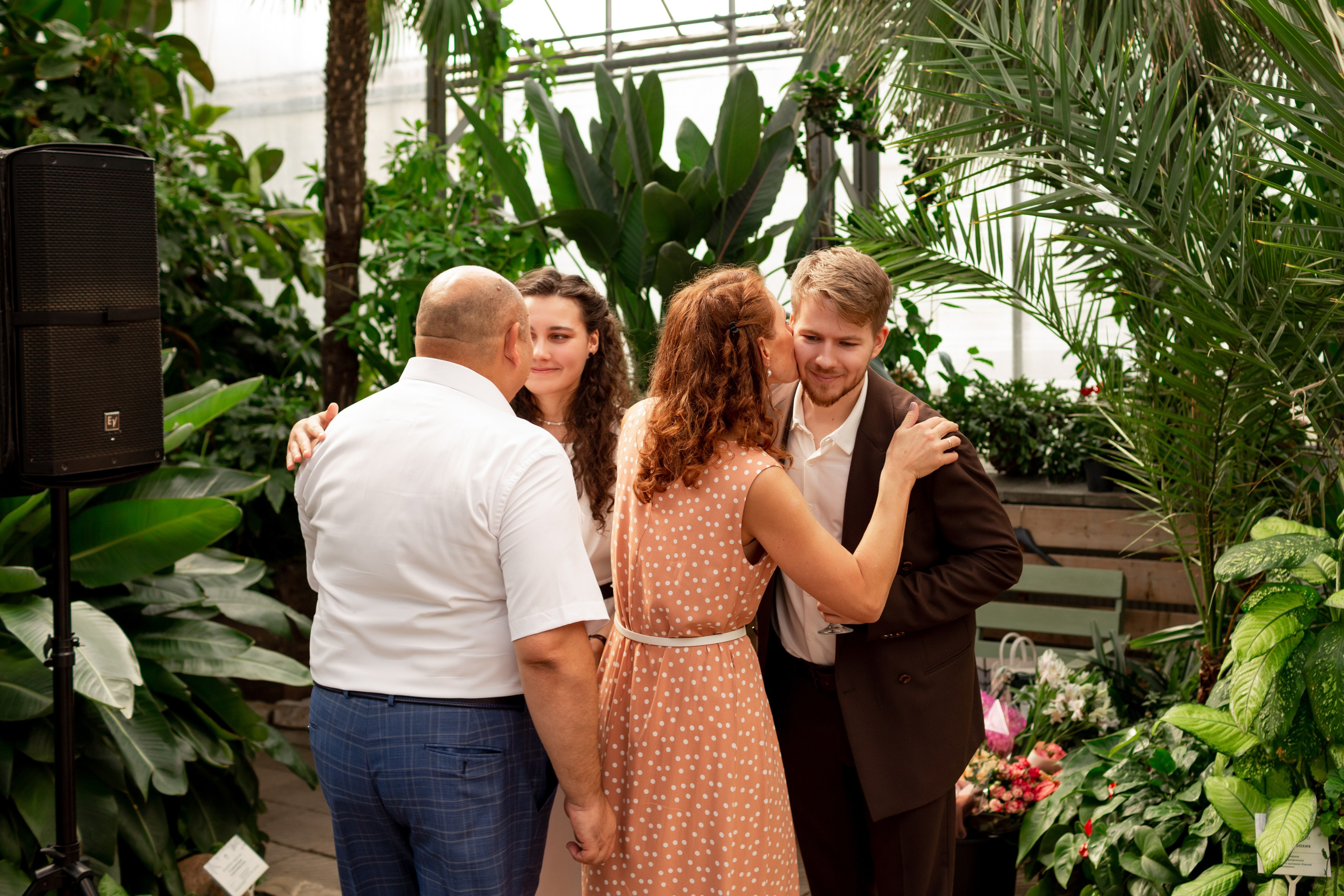 Выездная регистрация в Оранжерее Таврического сада. Свадебный фотограф Кирилл Белый