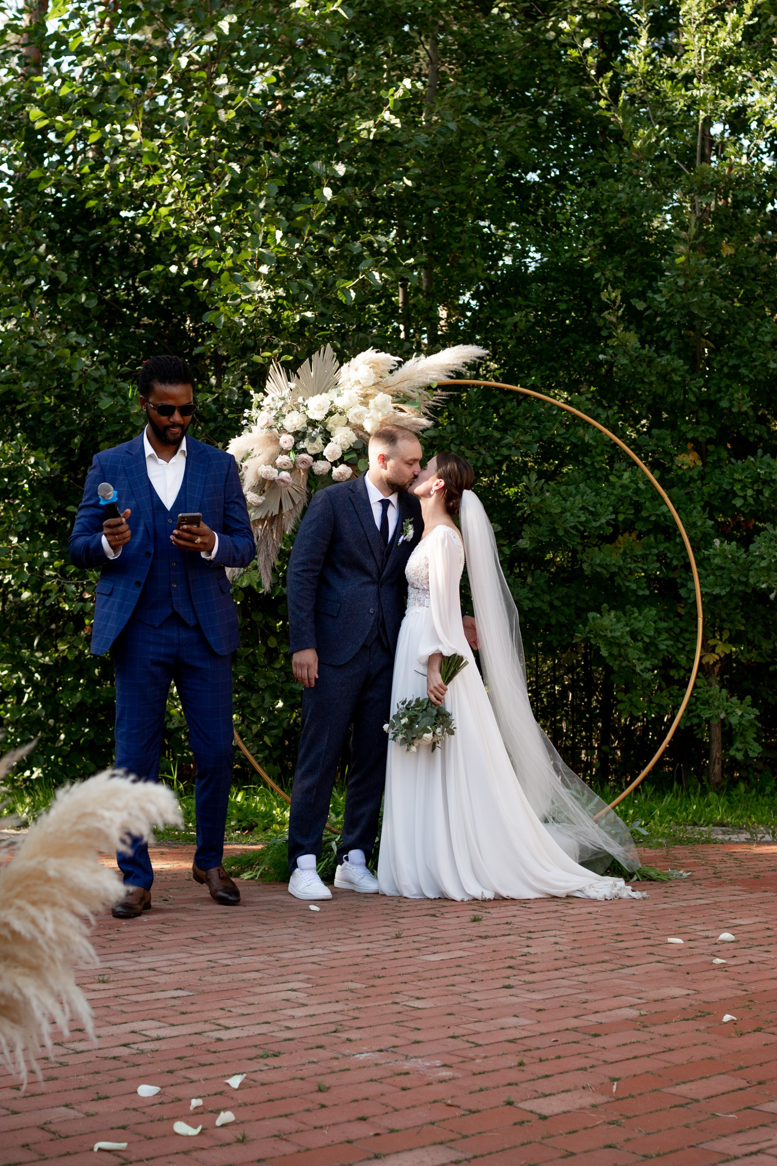 Свадебная фотопрогулка в Пушкине. Свадебный фотограф Кирилл Белый