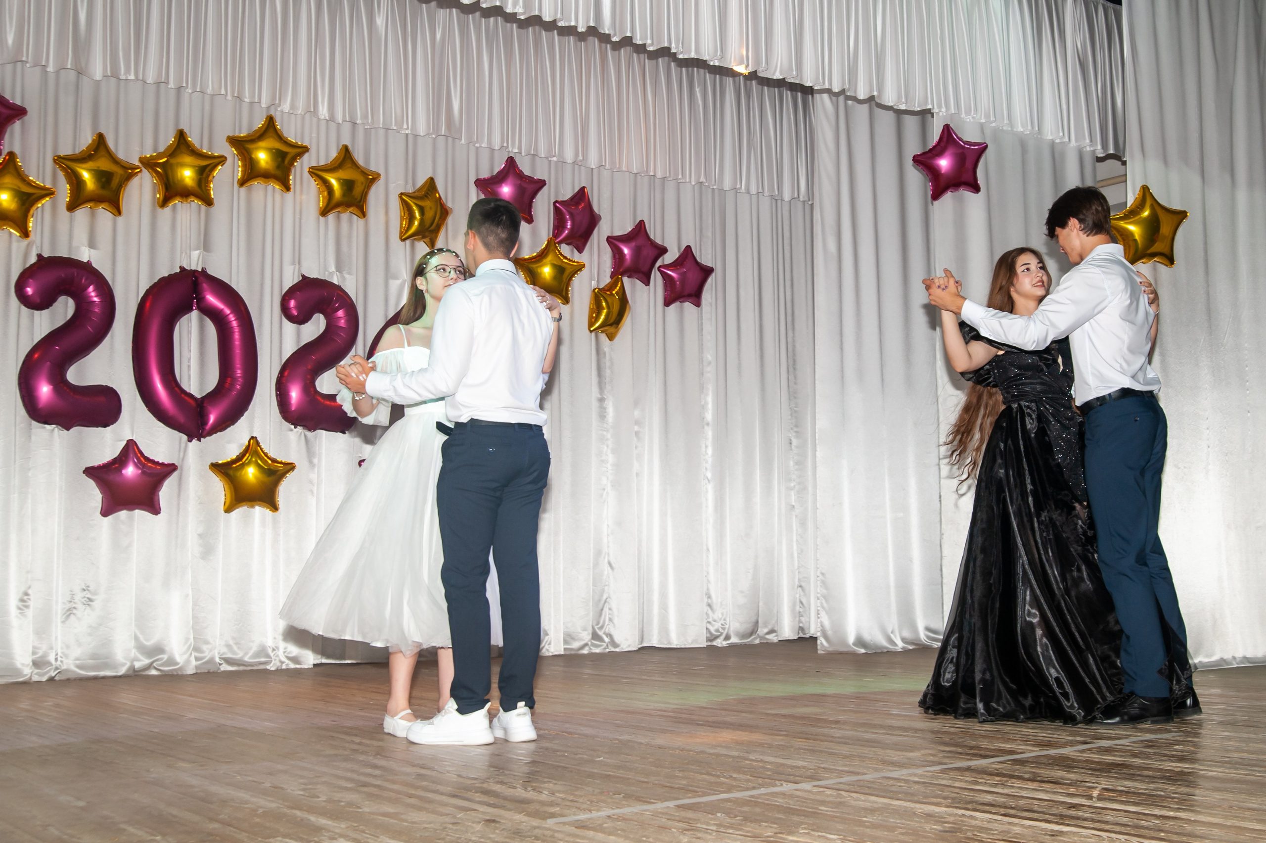 Выпускной МАОУ СОШ № 17 им. Эдуарда Есаяна. Свадебный и семейный фотограф Денис Лукьянов в Краснодаре, Краснодарском крае и Республике Крым