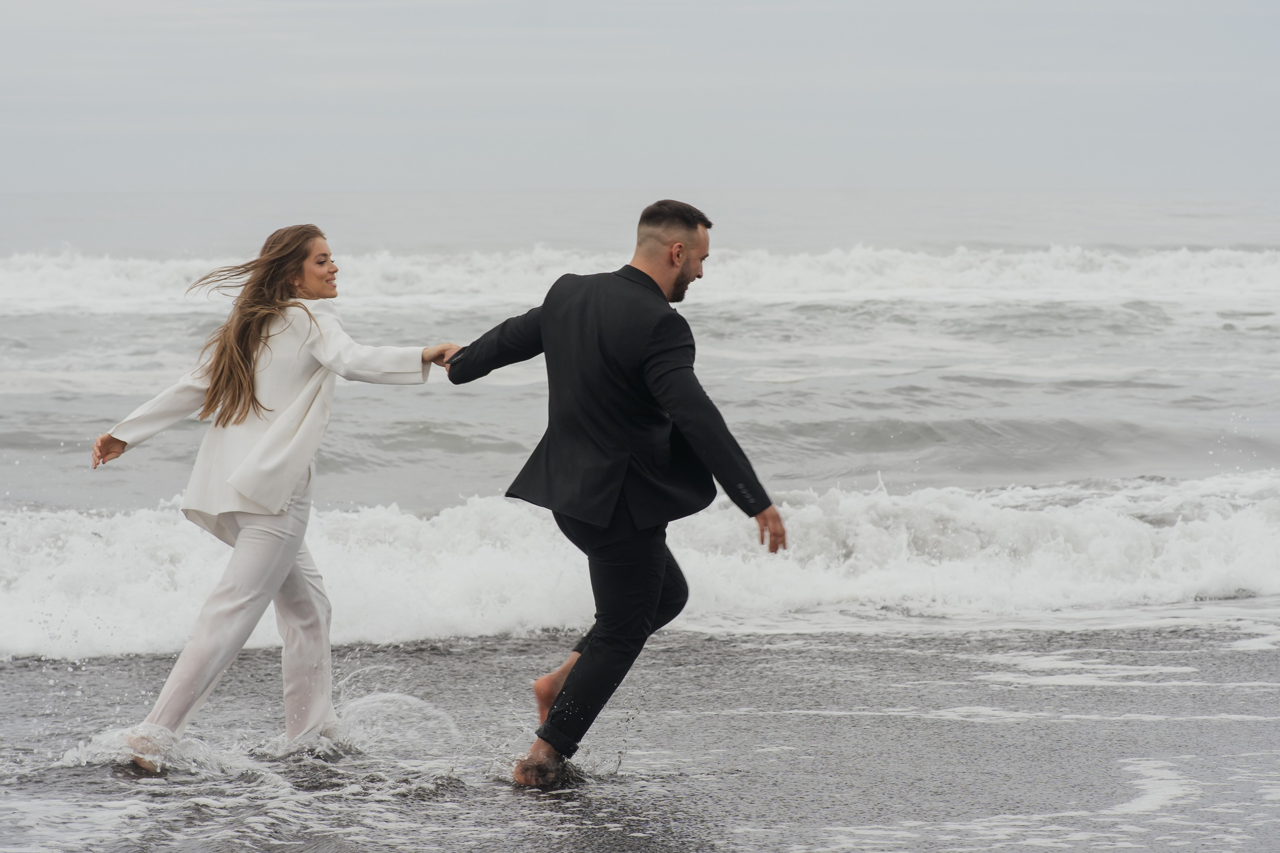 Камчатка (Халактырский пляж). Свадебный фотограф Наталья Помазкина | Репортаж Екатеринбург Москва