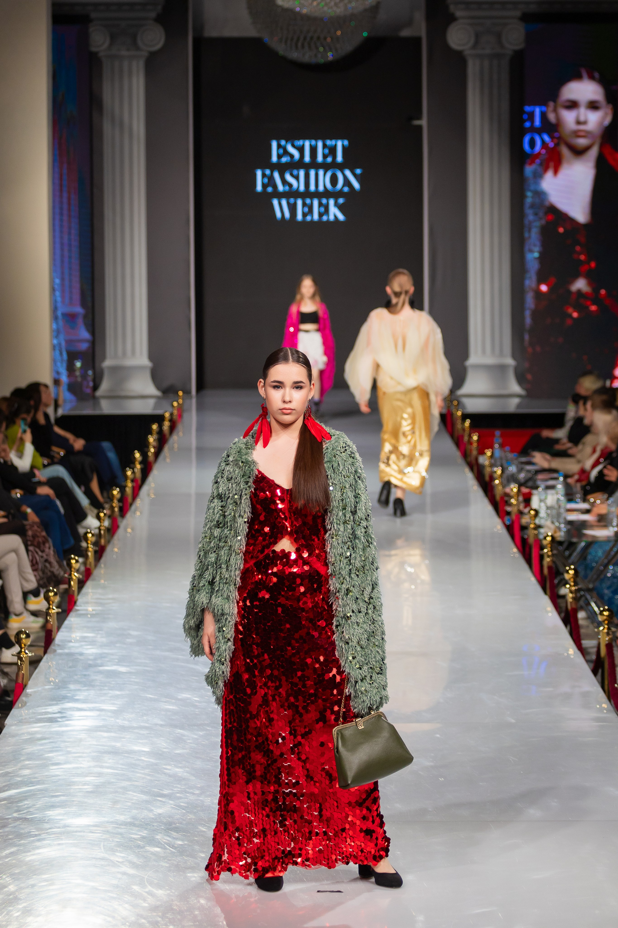 Estet Fashion Week. Photomantis