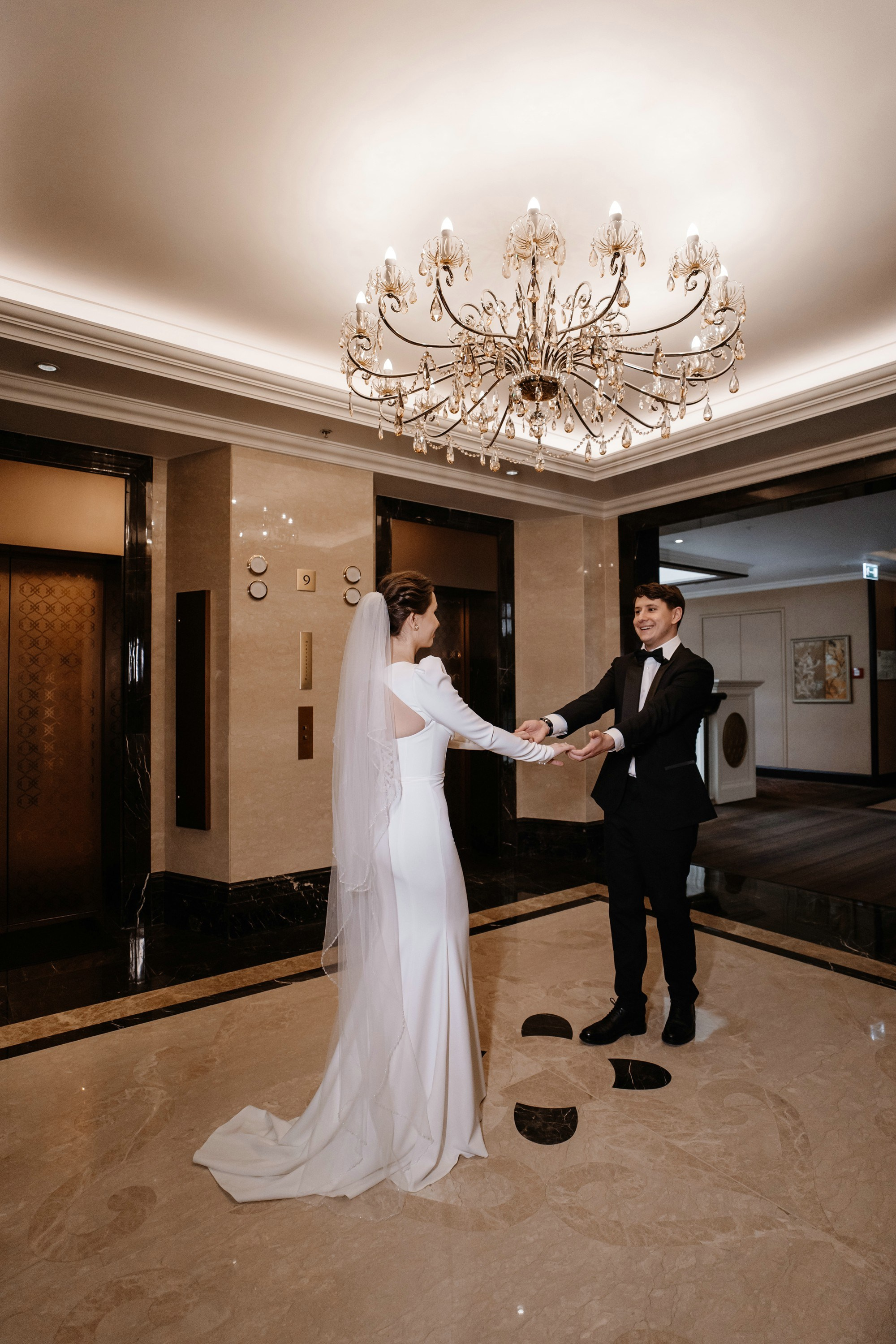 Фотосессия свадьбы в Lotte Plaza. Свадебный и семейный фотограф в Москве Светлана Зоткина
