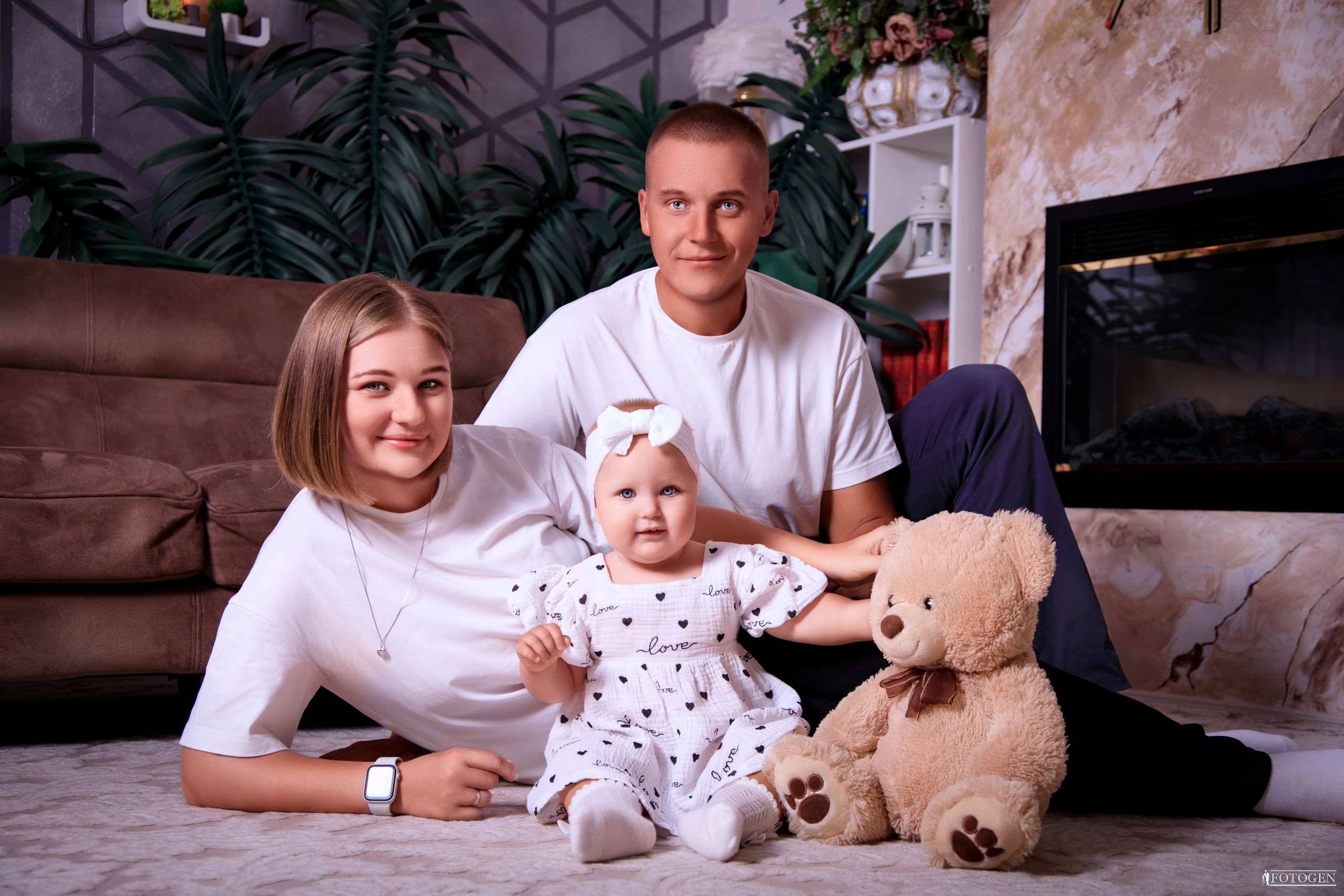 Семейная фотосессия: мама, папа и малыш | Портфолио Fotogen. Интерьерная фотостудия FOTOGEN г. Краснодар