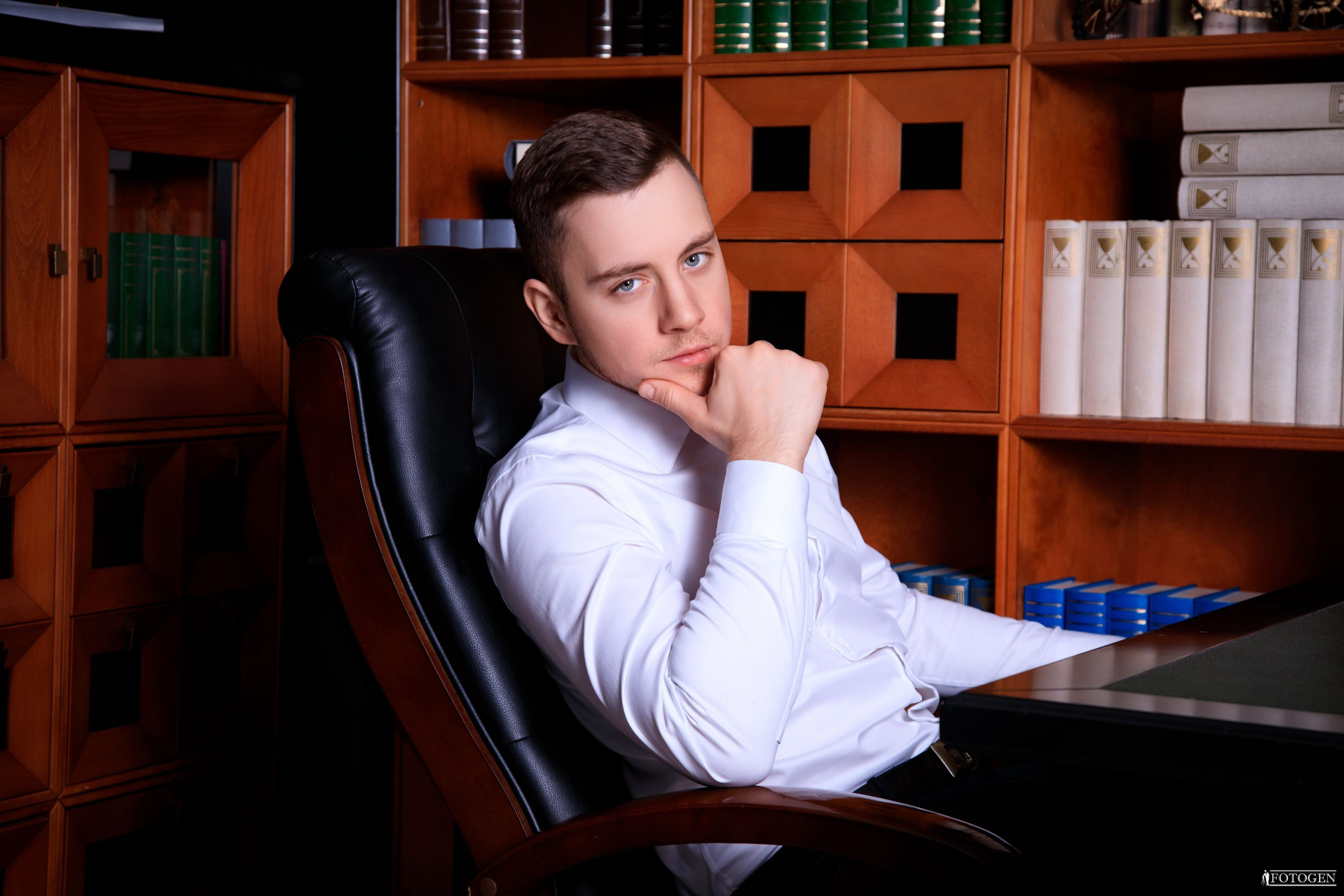 Деловые портреты для мужчин | Премиум сегмент Fotogen. Интерьерная фотостудия FOTOGEN г. Краснодар