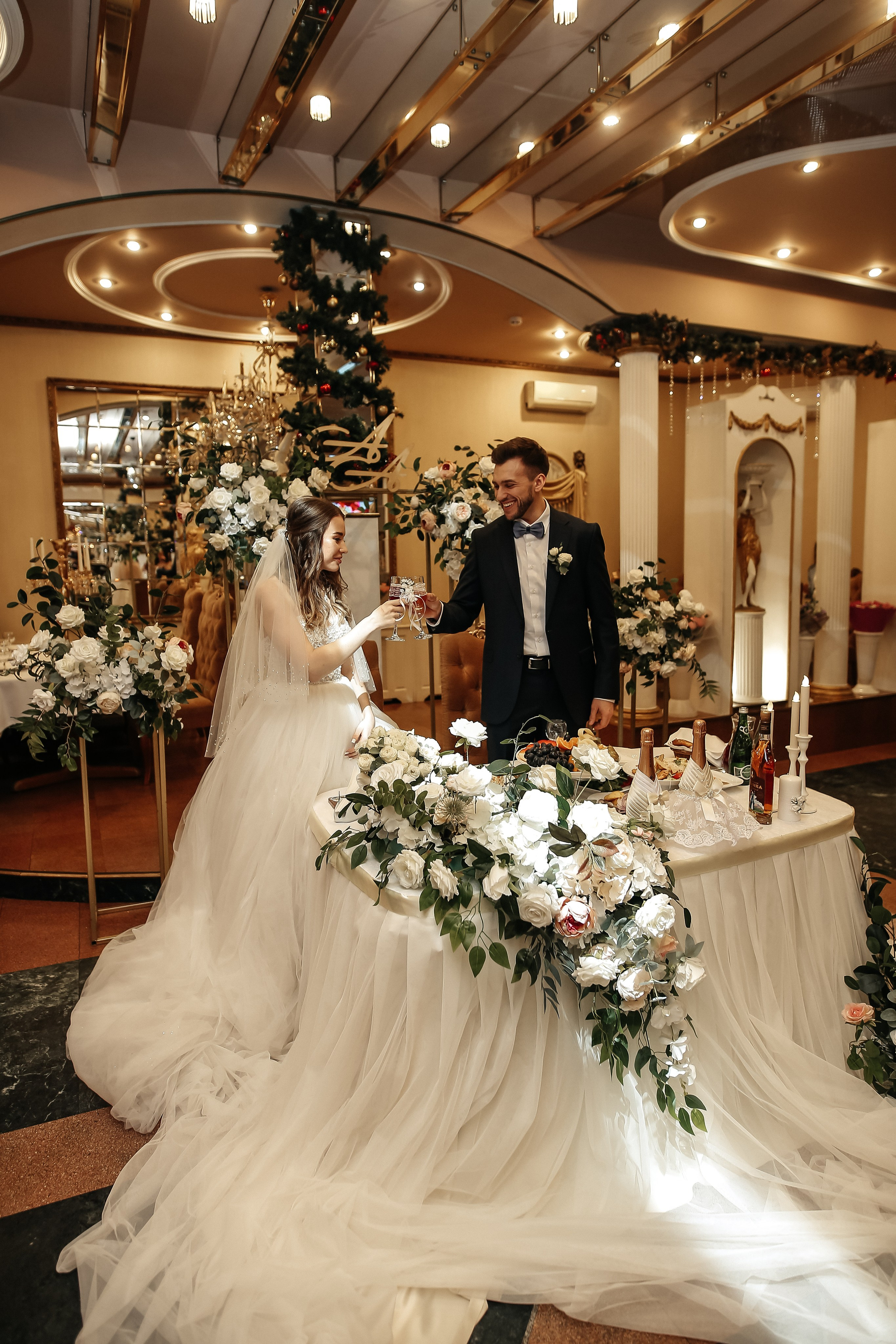 Живая музыка в Москве Ведущий Москва Саксофон Топ ведущих на свадьбу. Свадебный ведущий в Москве Саксофон на свадьбу