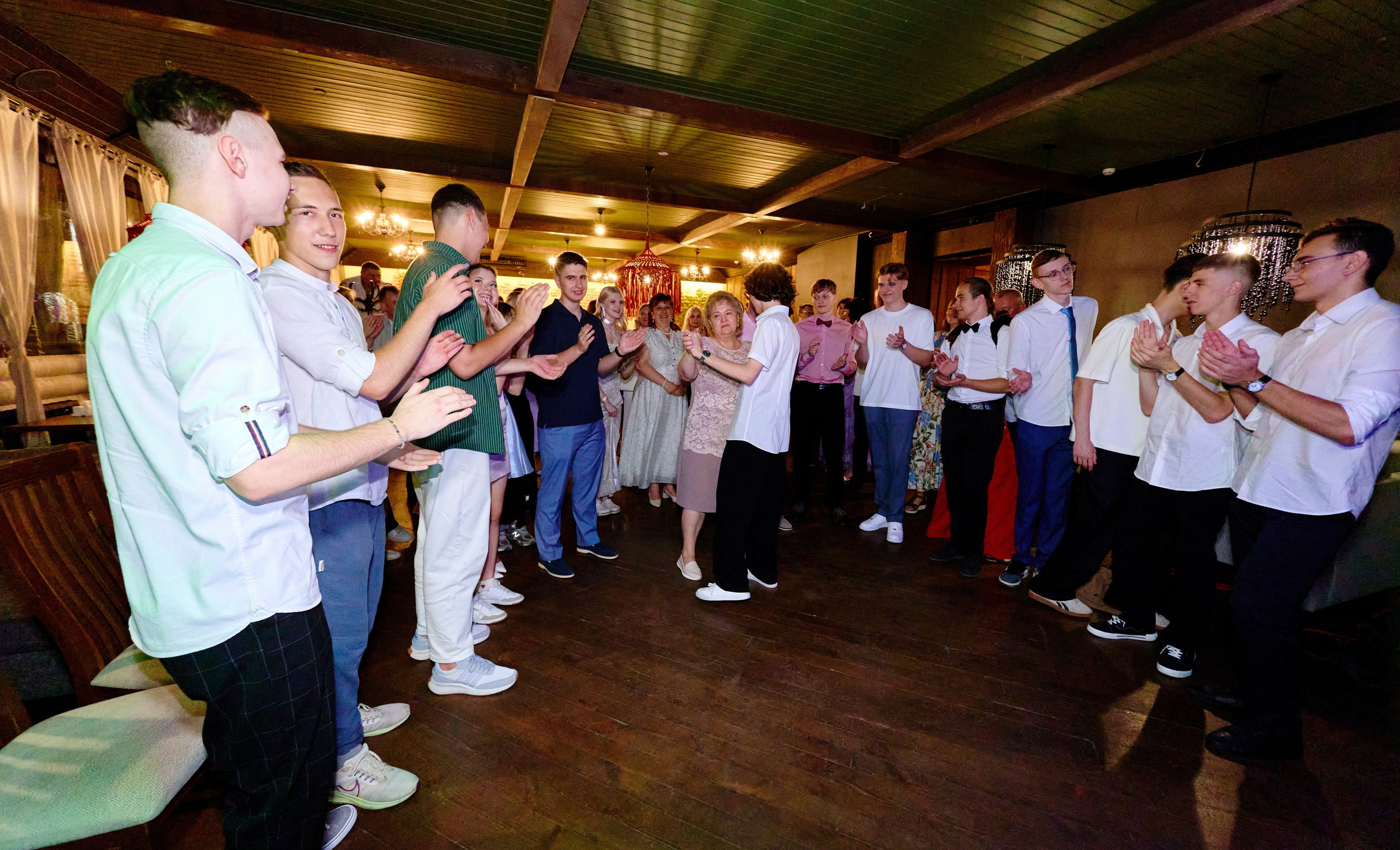 Выпускной 35 Сош. Фотограф Выпускные альбомы Таганрог Сергей Коробченко