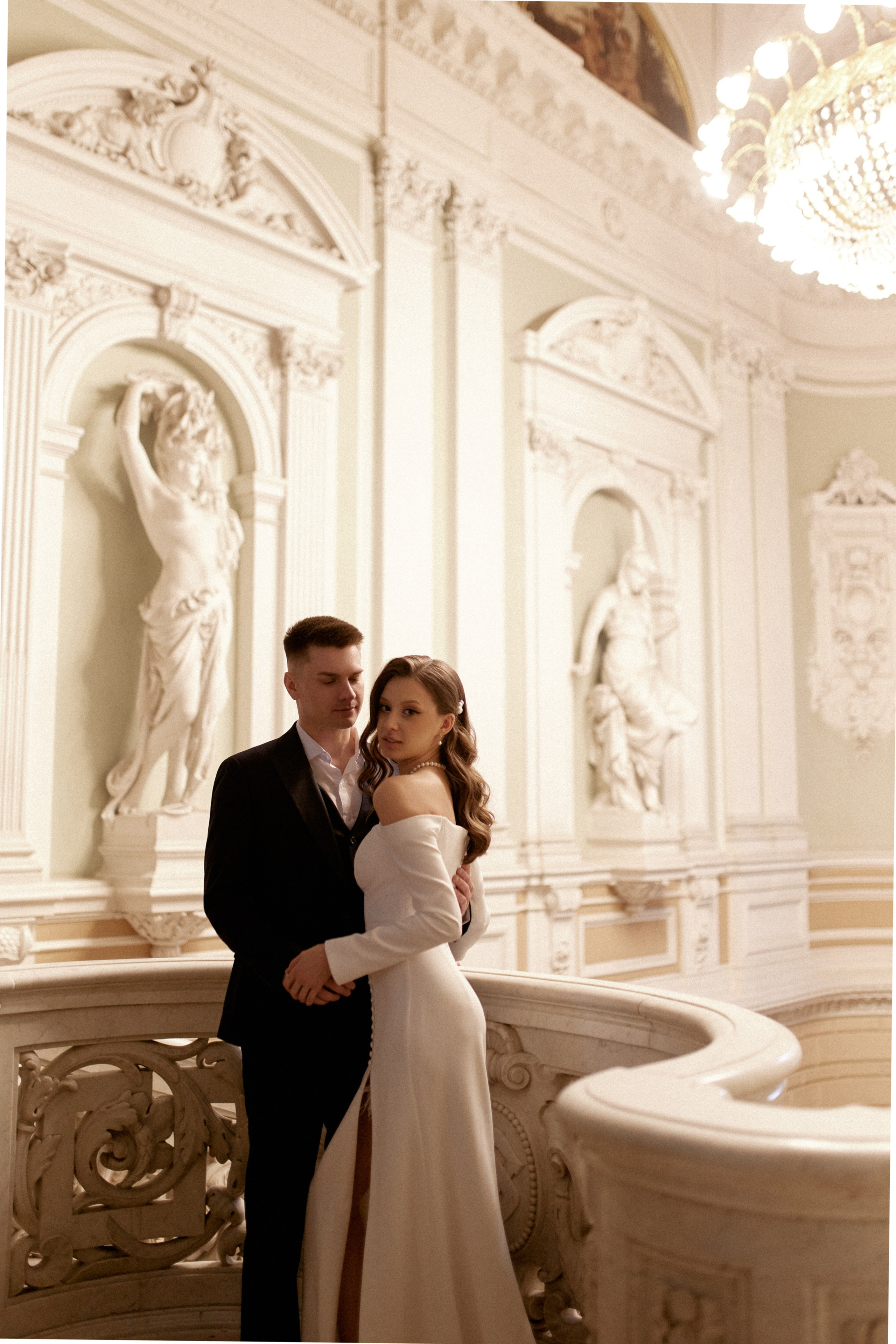 Свадебная фотосессия в Дворце Бракосочетания № 1. Сестры Карабаза. Фотографы и ретушеры в Москве и Санкт-Петербурге