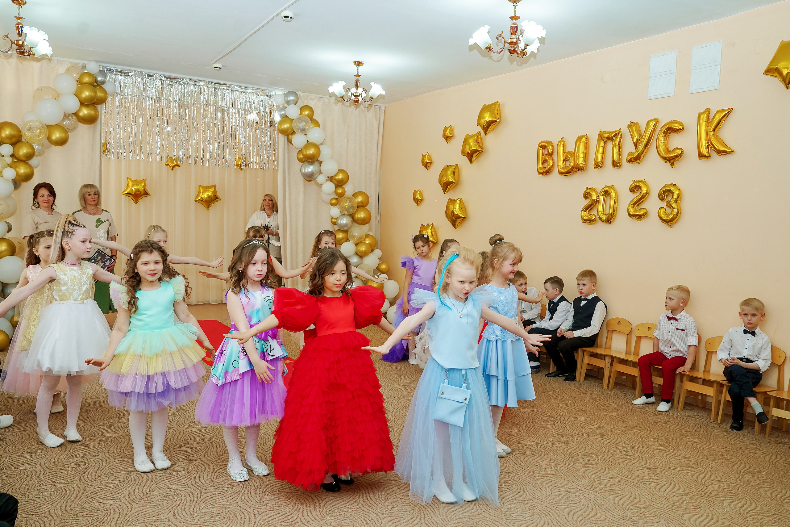 Фотосъемка видеосъёмка фотограф видеооператор новогодних утренников  в. Фотограф, видеооператор Нина Коршунова