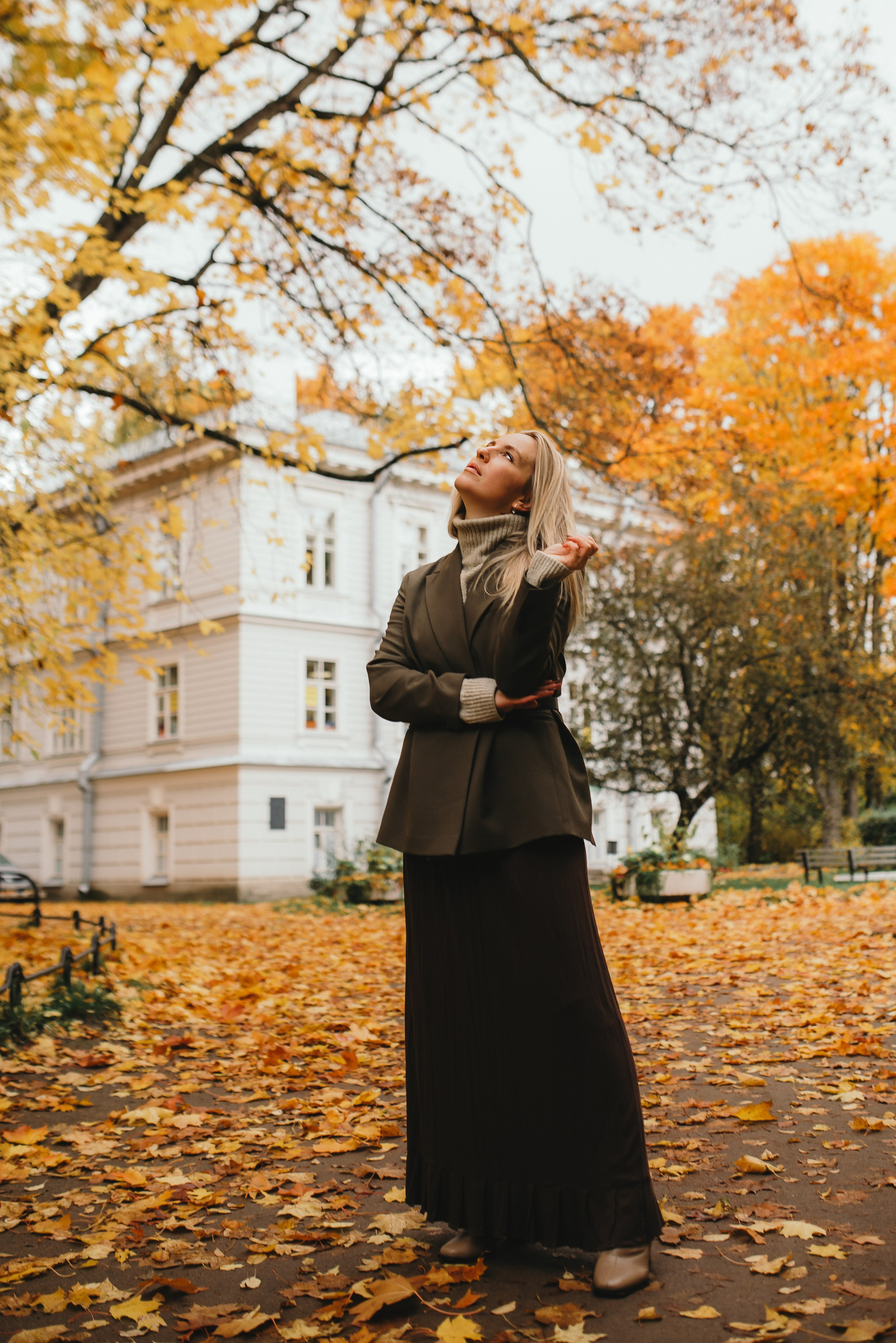Уличная фотосессия в осеннем парке