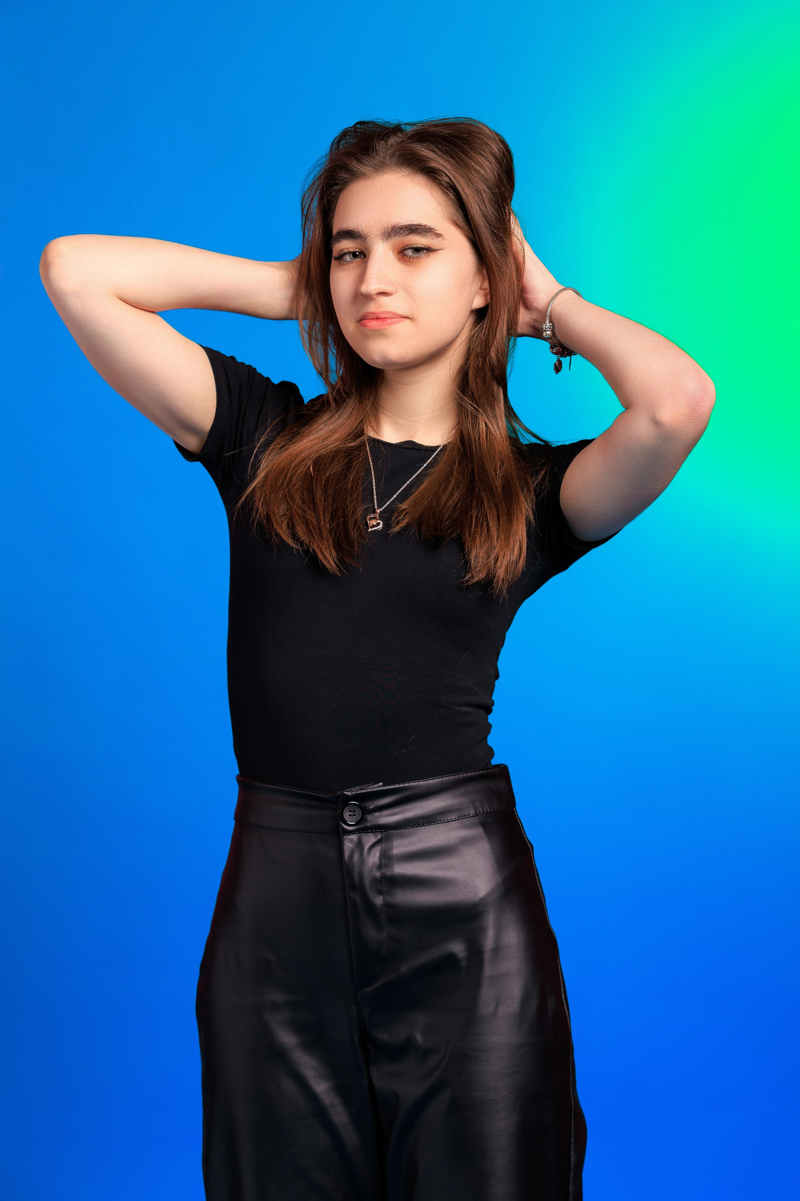 Смотреть фотки в фотостудии. Выпускные альбомы Геленджик, Новороссийск, Краснодар, Туапсе