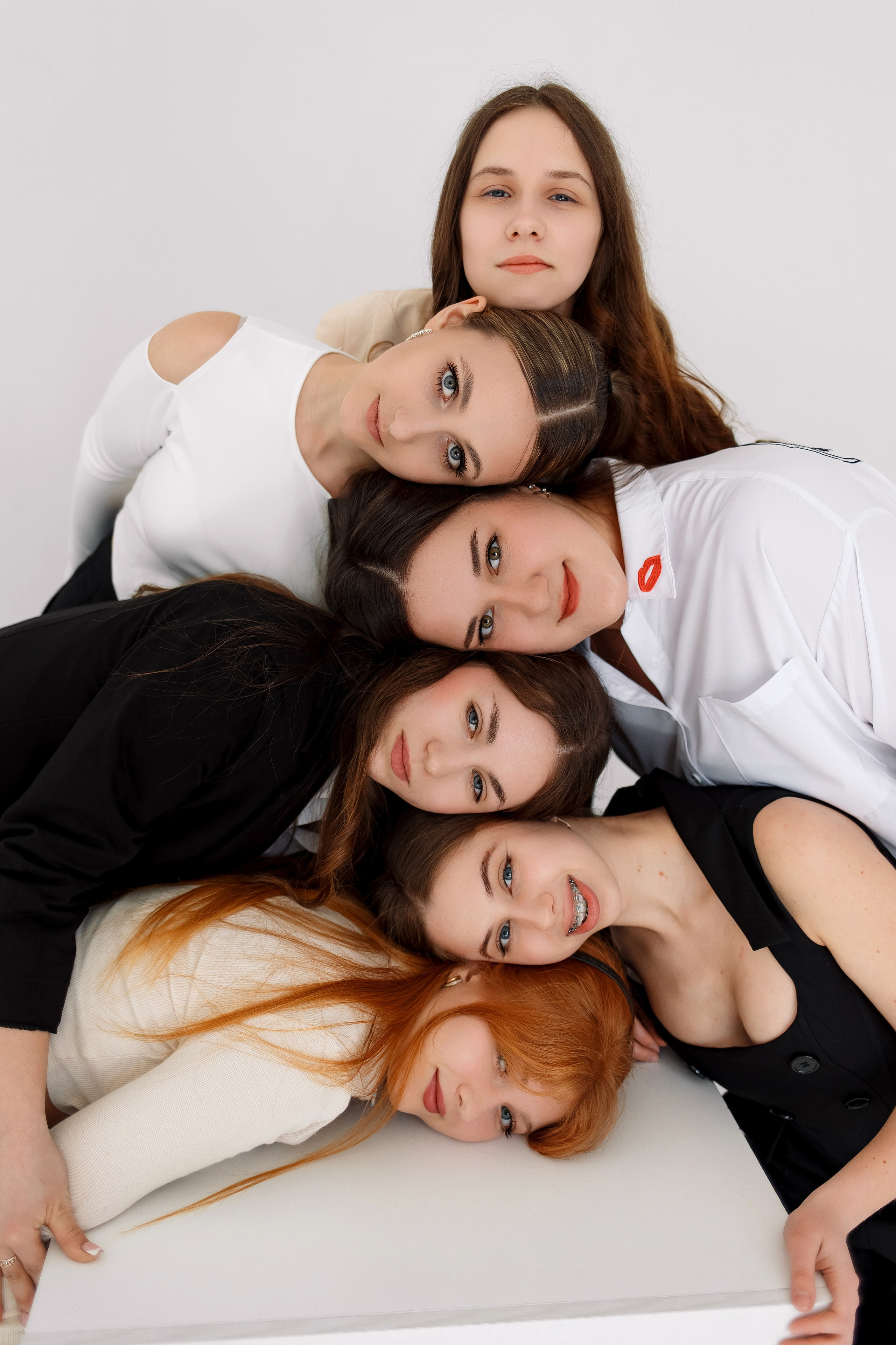 11 класс съемка на циклораме. Фотограф Любовь Корниенко, Примоский край