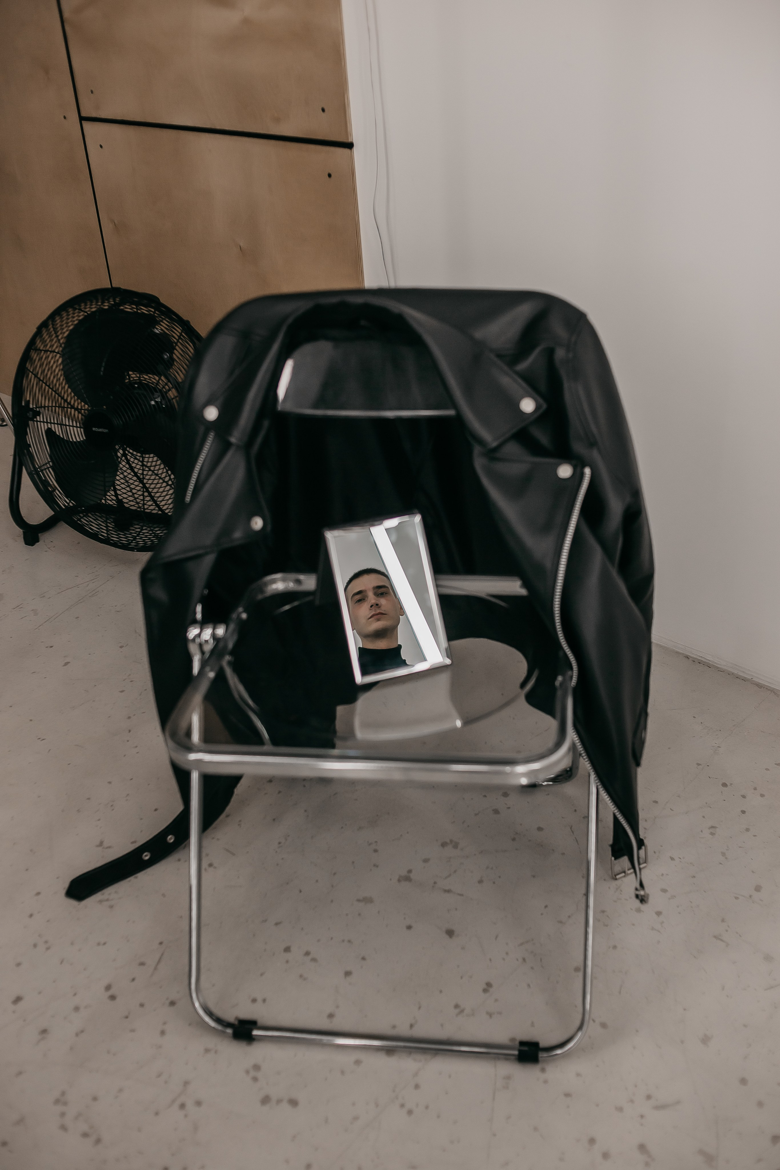 Евгений. Фото в неоне. Фотограф Регина Крикунова г. Красноярск