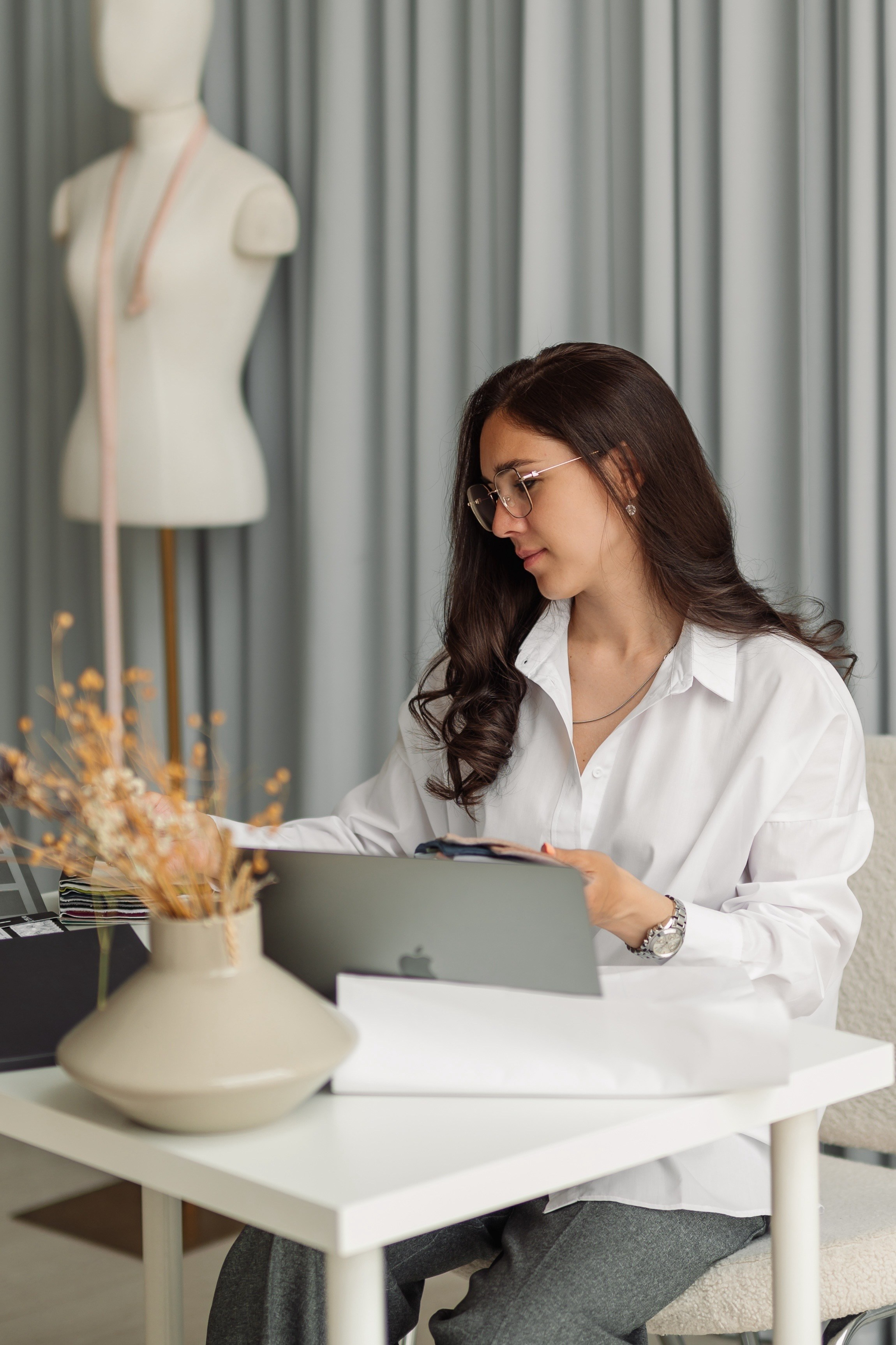 Съемка контента для эксперта. Фотограф товаров для соцсетей - инстаграм, вконтакте. Контент-фотограф в Москве Хныкина Лена