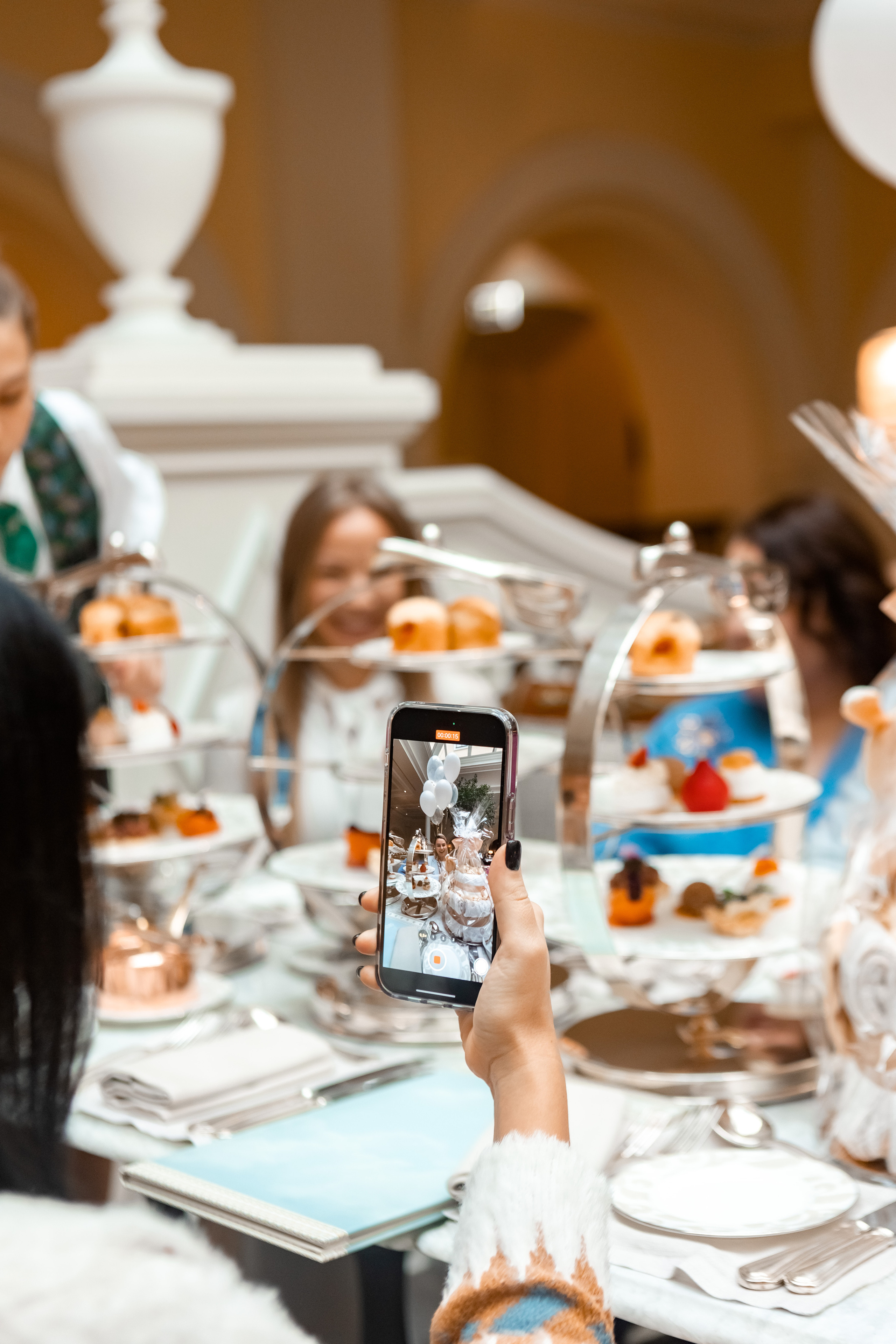 Бранч в Four Seasons. Главная