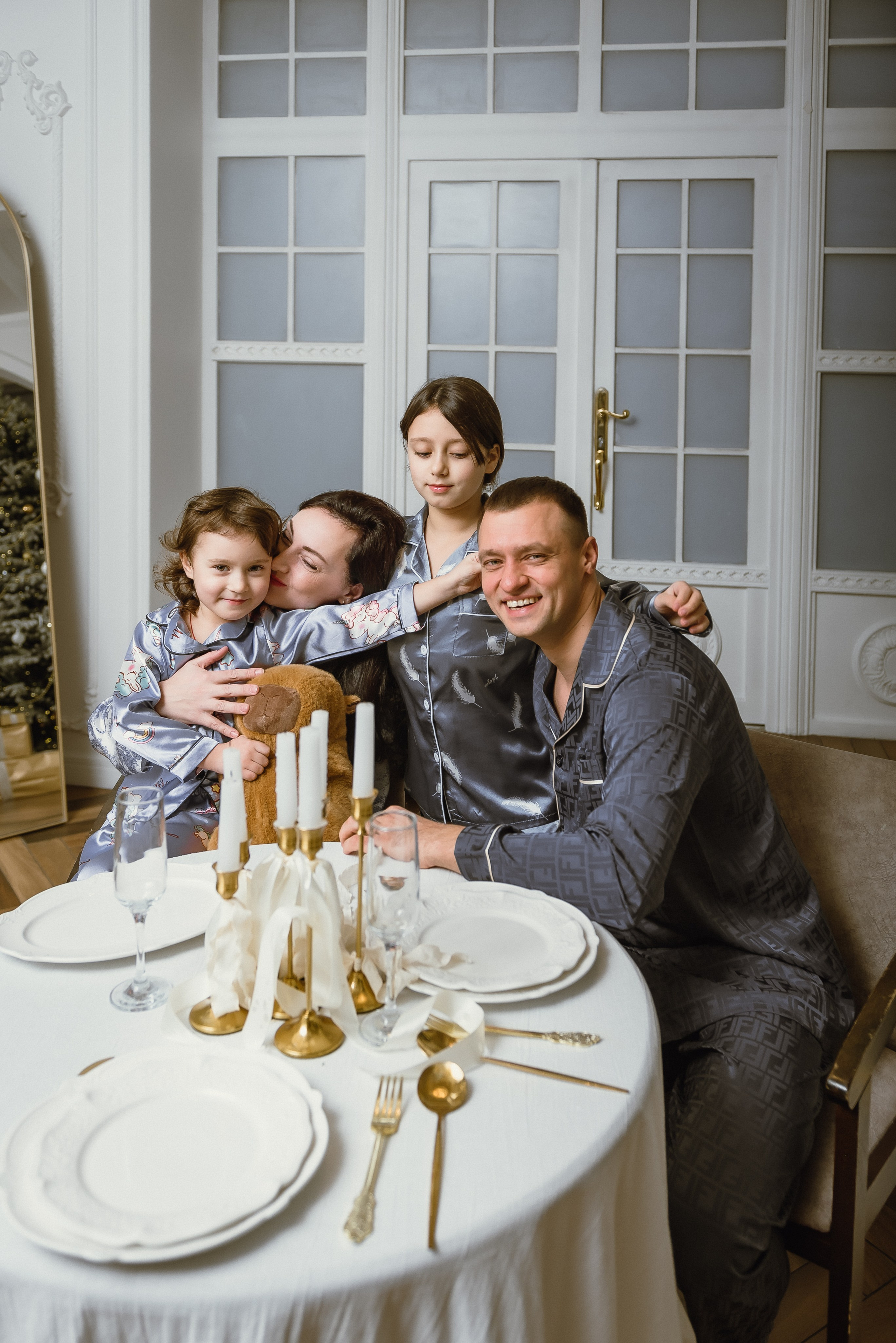 Семейная новогодняя 4 человека. КОНТЕНТ | БРЕНД фотограф Санкт-Петербург — Жанна Олтаржевская