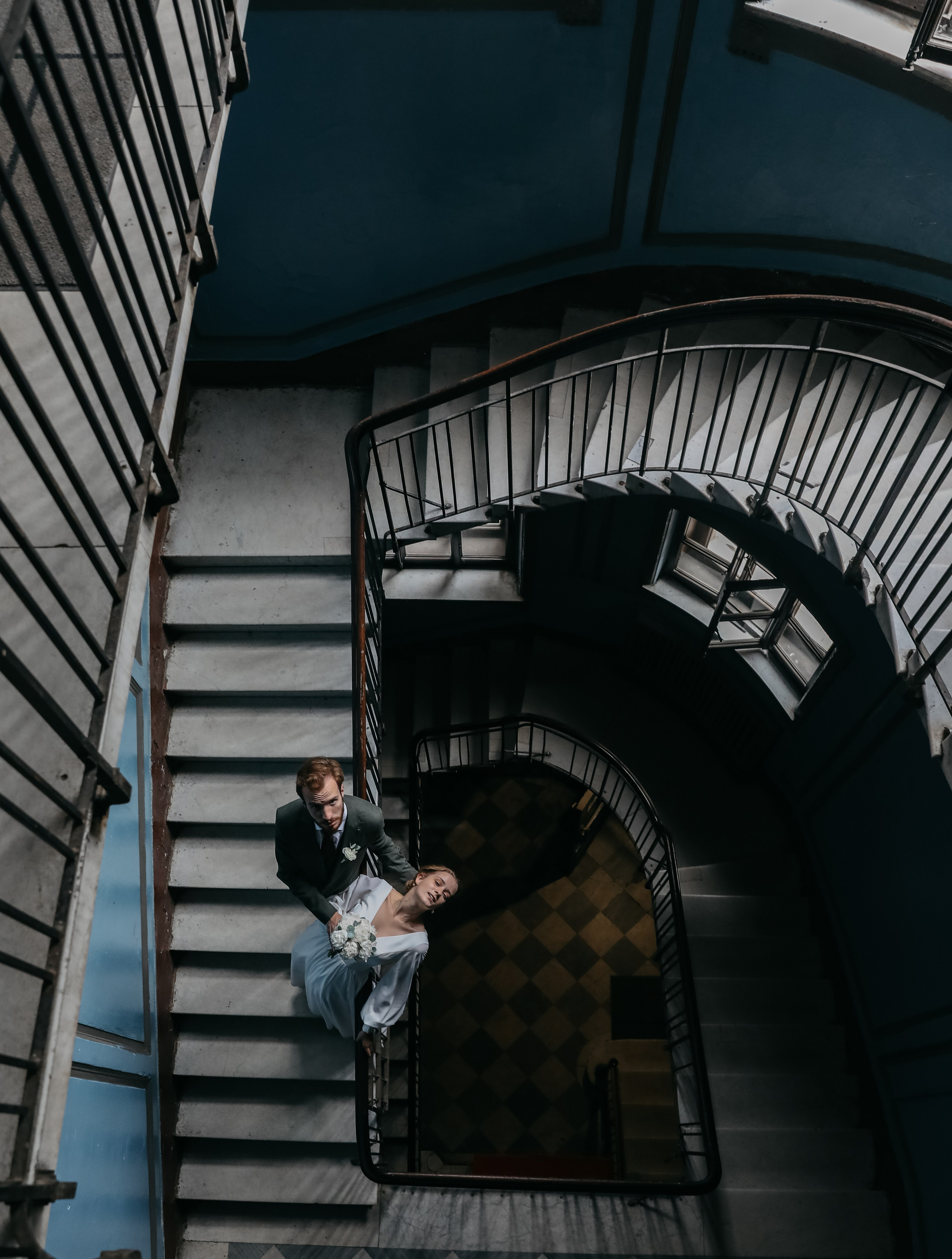 Любовь — противовес этому ужасу, любовь — акт единения и сохранения. Свадебный фотограф в Санкт-Петербурге