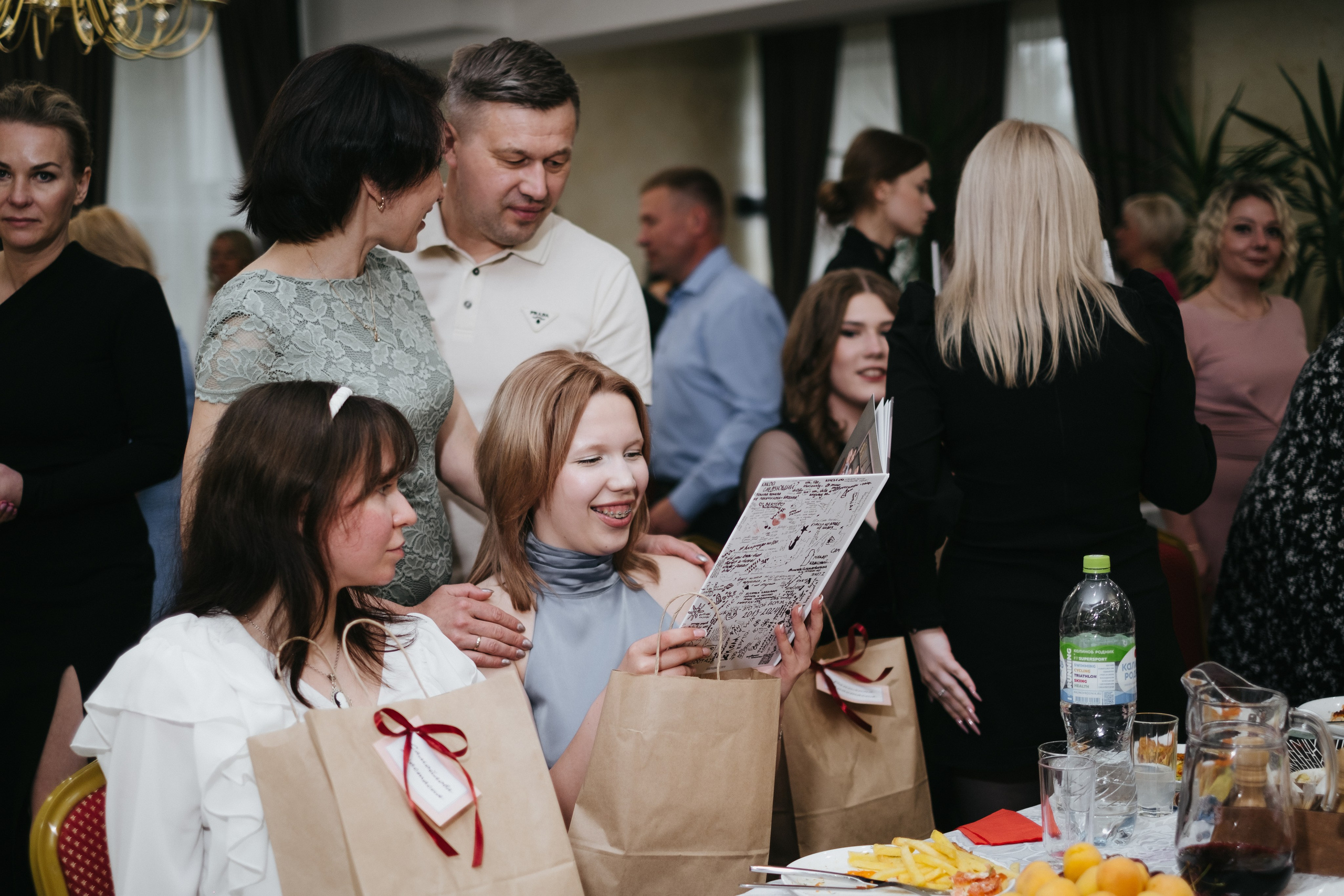 Выпускной 11 класс школы № 30. Свадебный и репортажной фотограф Денис Ожигин в Краснодаре и Краснодарском крае