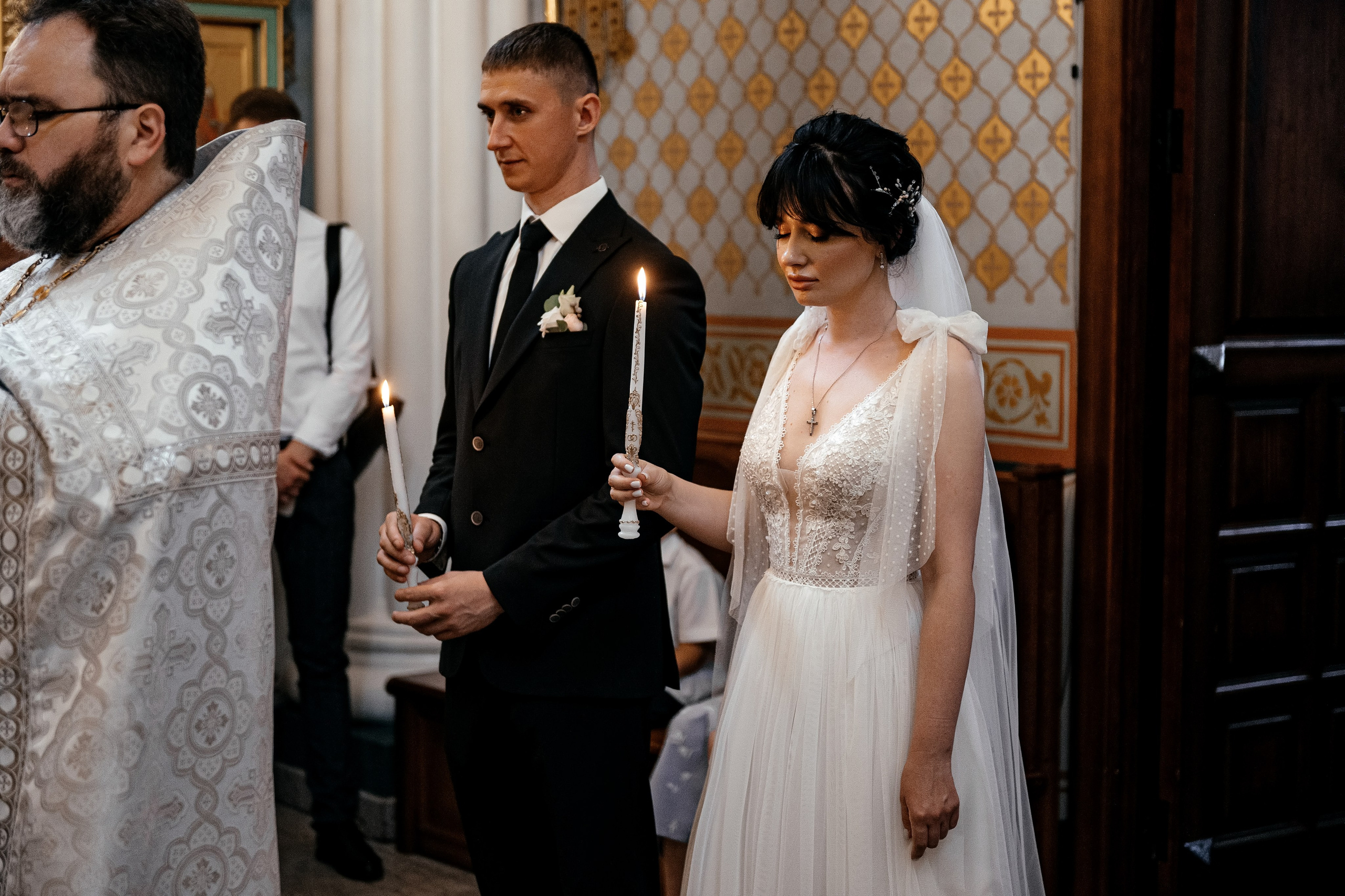 Свадьба с венчанием в Щелково. Прогулка в Гребнево, ресторан Кинза, отель Премиум. Свадебный и семейный фотограф Виктория Носачёва. Щелково, Москва и МО