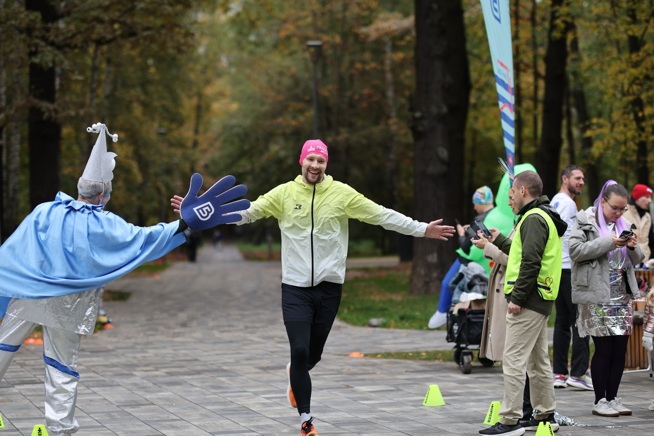 День рождения 5 вёрст Химки, 27.09.25. Фотограф Сергей Ловкий