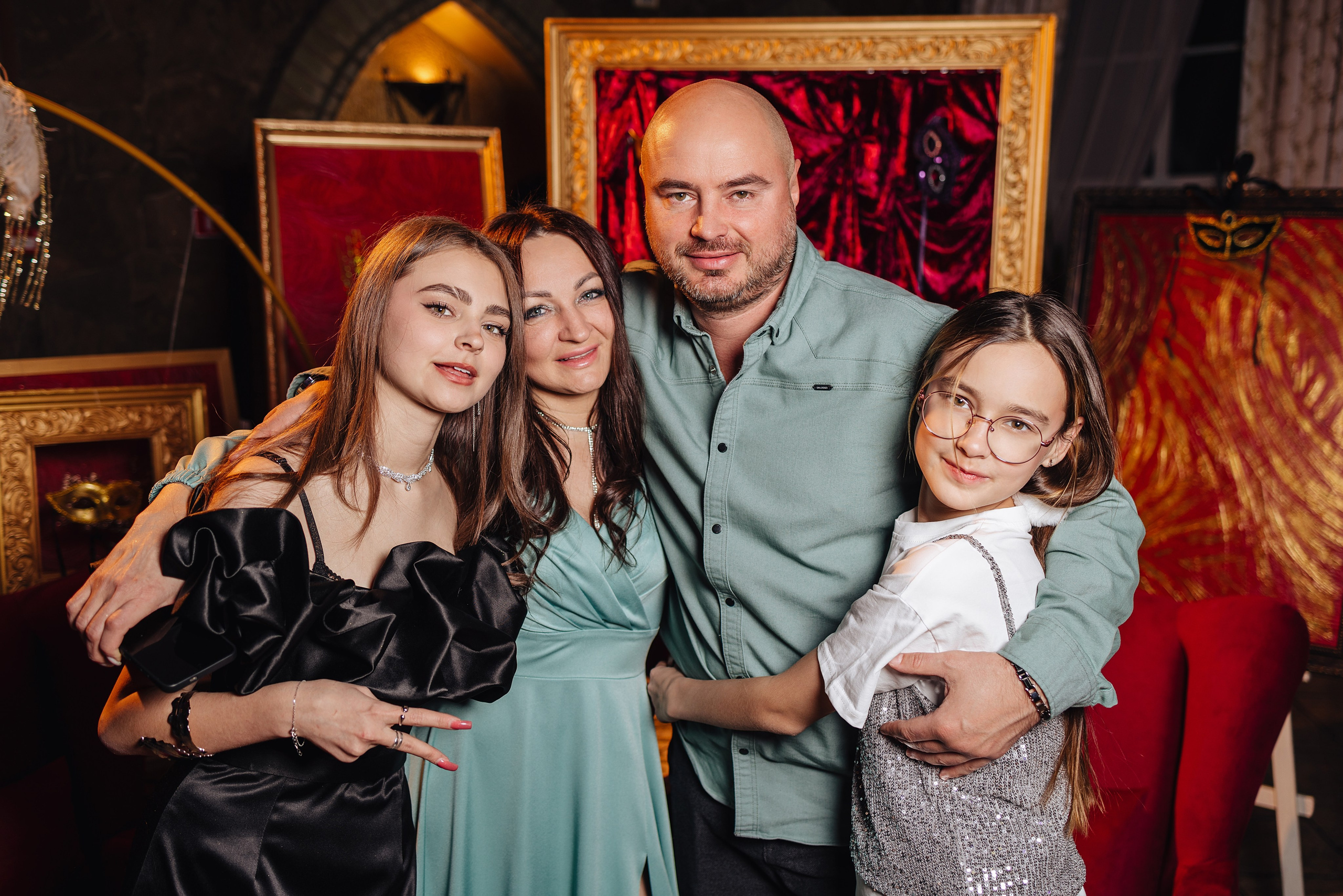 Новый год в «Айвенго» 2026. Александр Антонов. Профессиональный свадебный, репортажный фотограф в Москве, Подольске. Фото+Видео на любой праздник