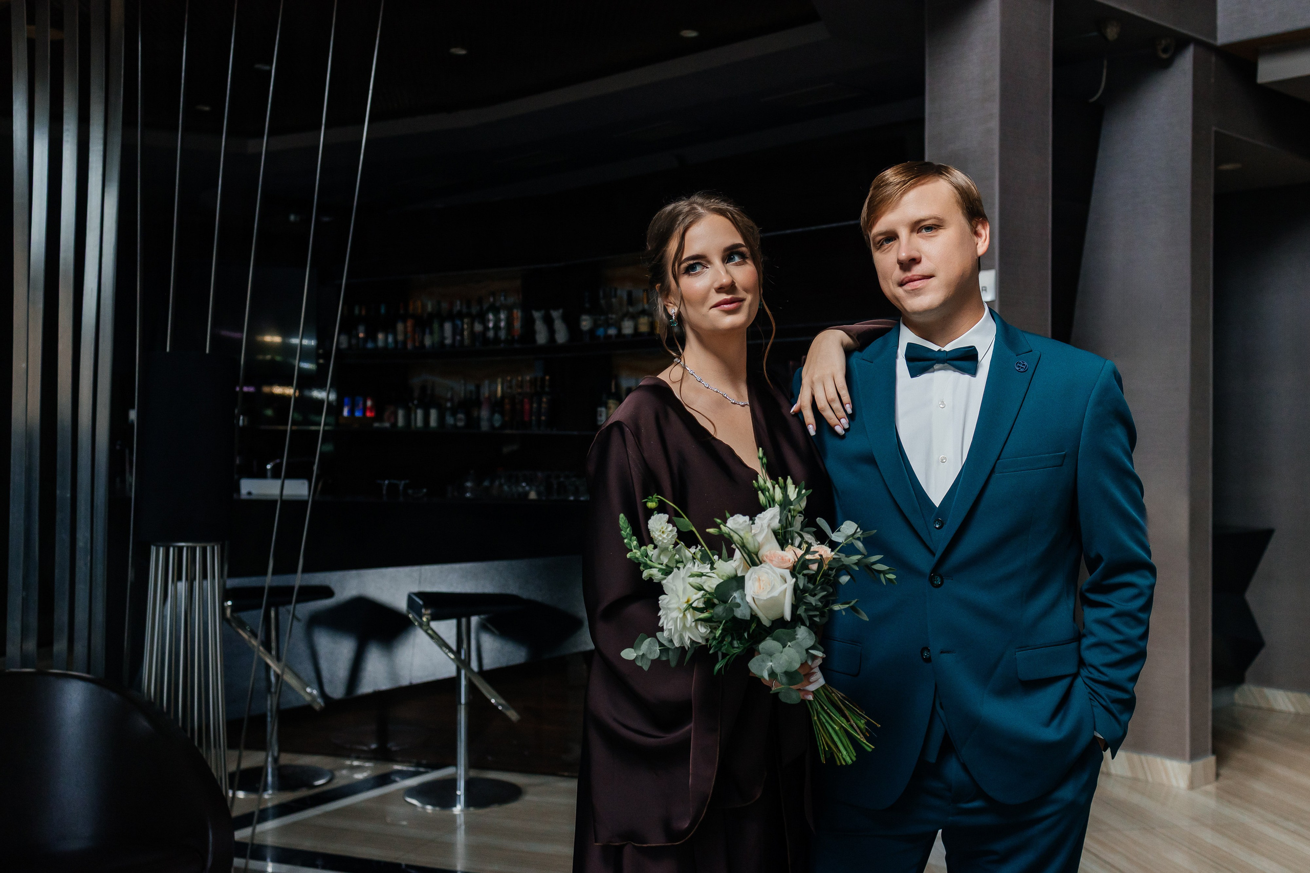 Свадебная прогулка на корабле. Олег Сверчков | Свадебный фотограф Вологда