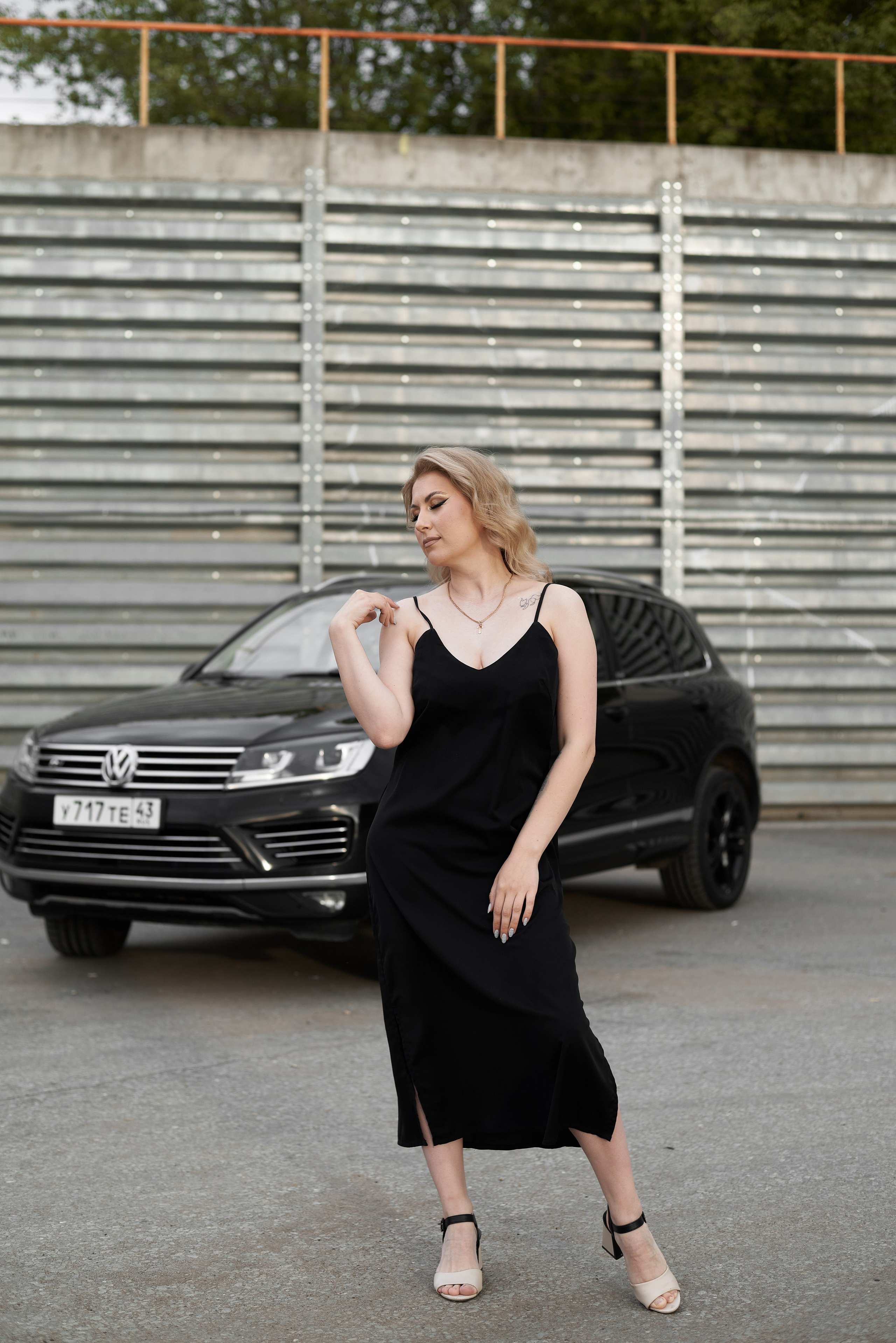 Наталья — Black dress & Black car. Photographer Bangkok — Pattaya | фотограф Бангкок — Паттайа